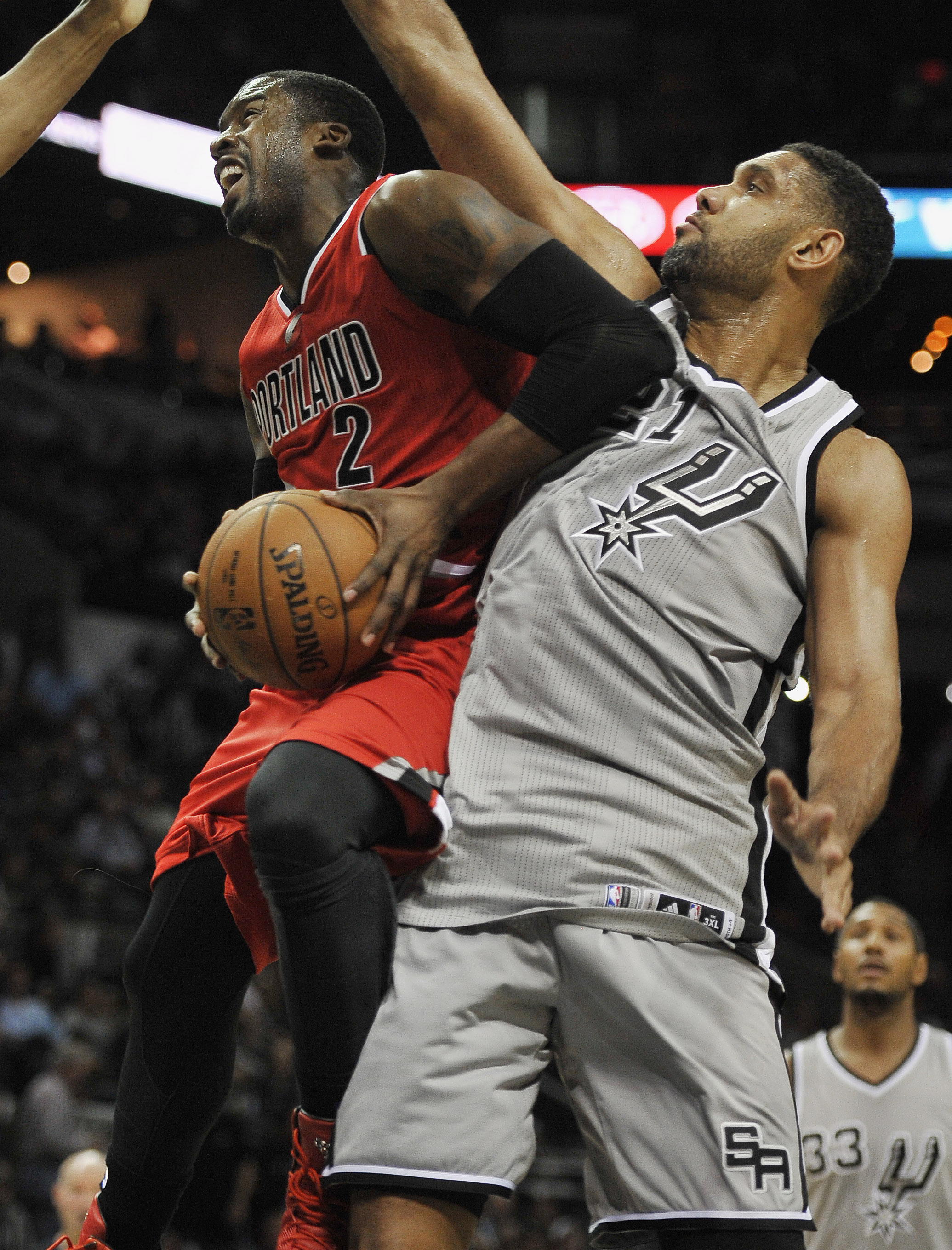 Lillard scores 43 as Blazers beat Spurs in 3 OT