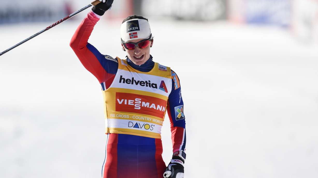 Norway's Bjoergen, Gloeersen win in World Cup
