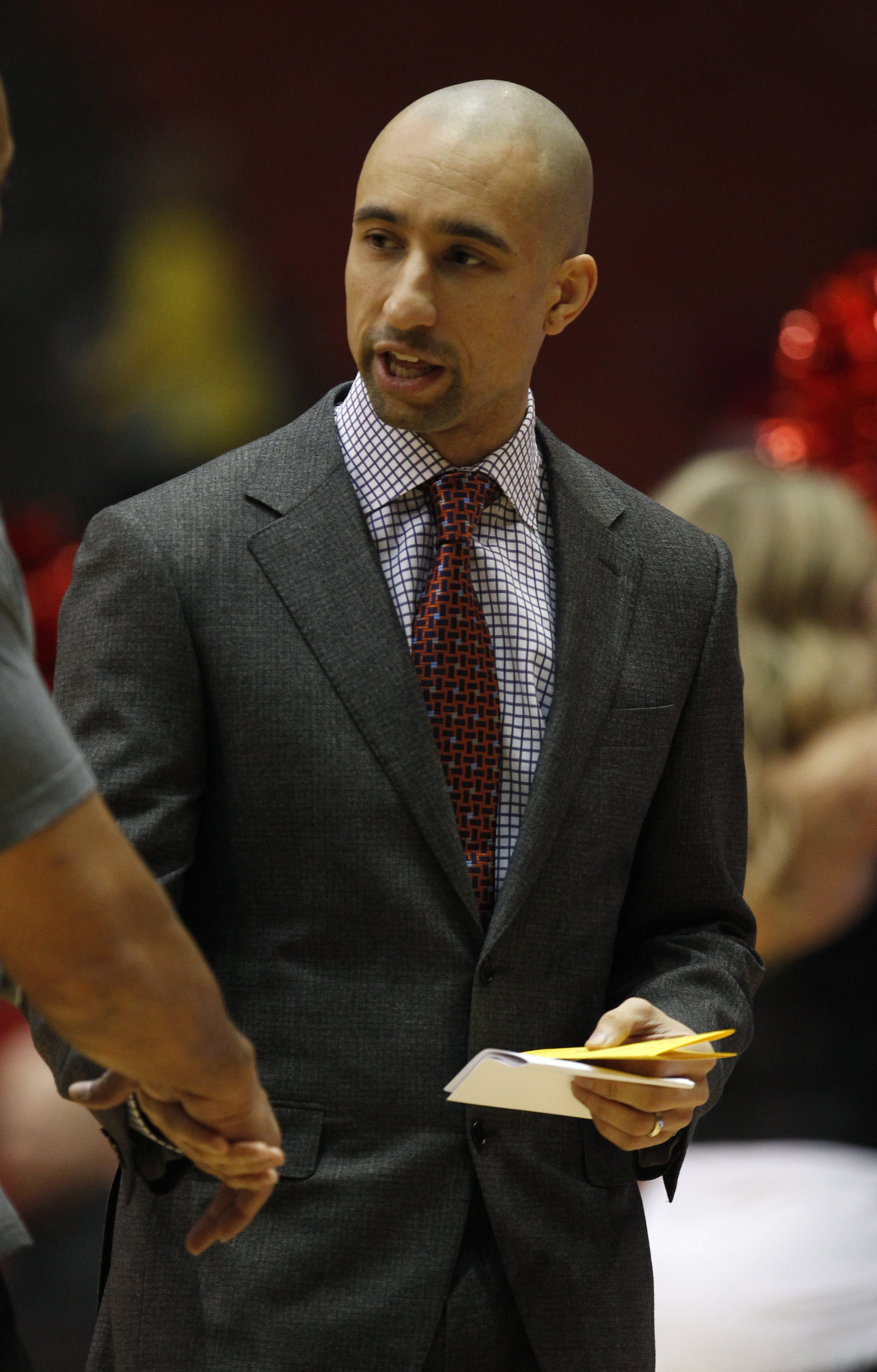 Without coach, Cincinnati falls to VCU 68-47