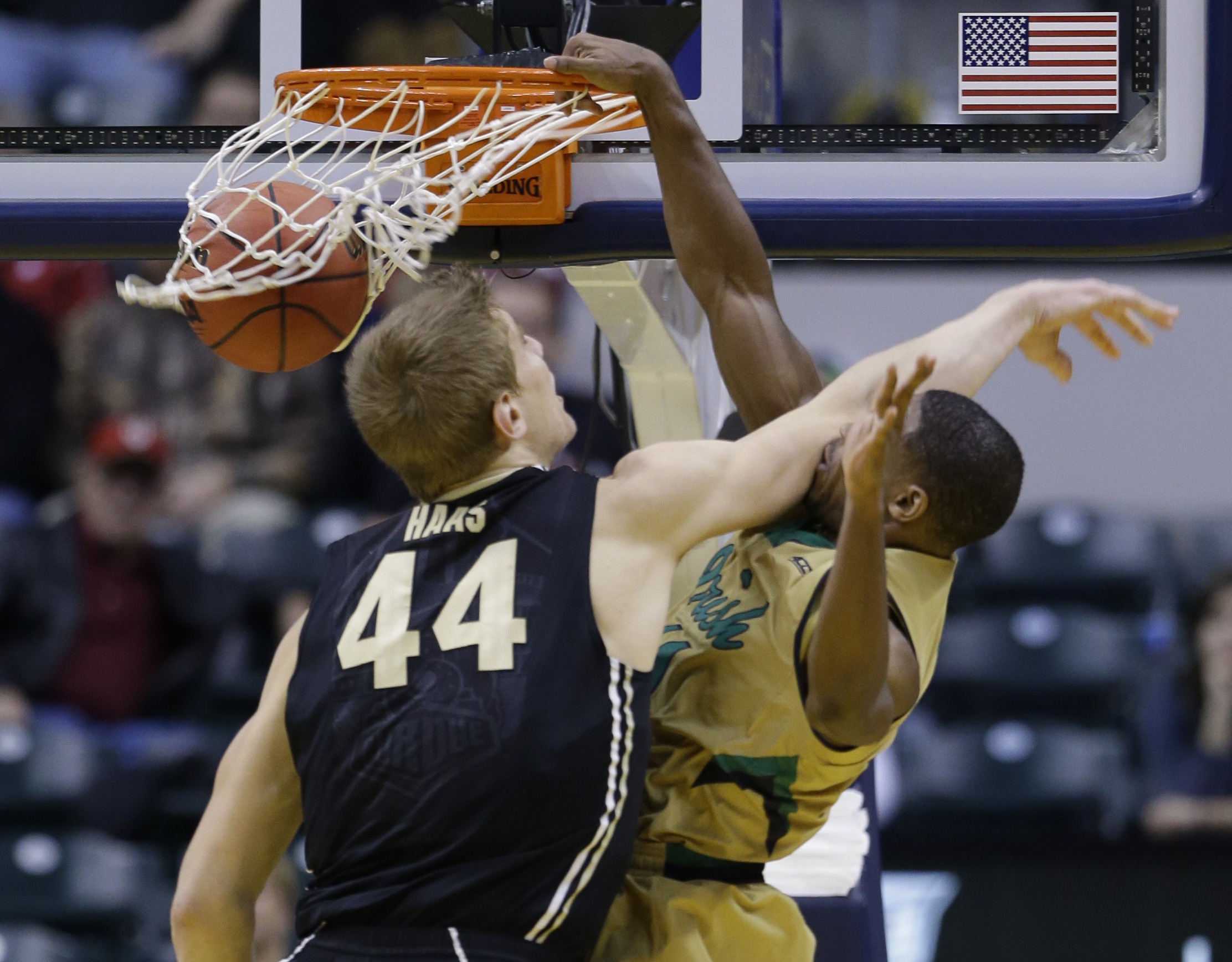 Connaughton, No. 21 Notre Dame beat Purdue 94-63