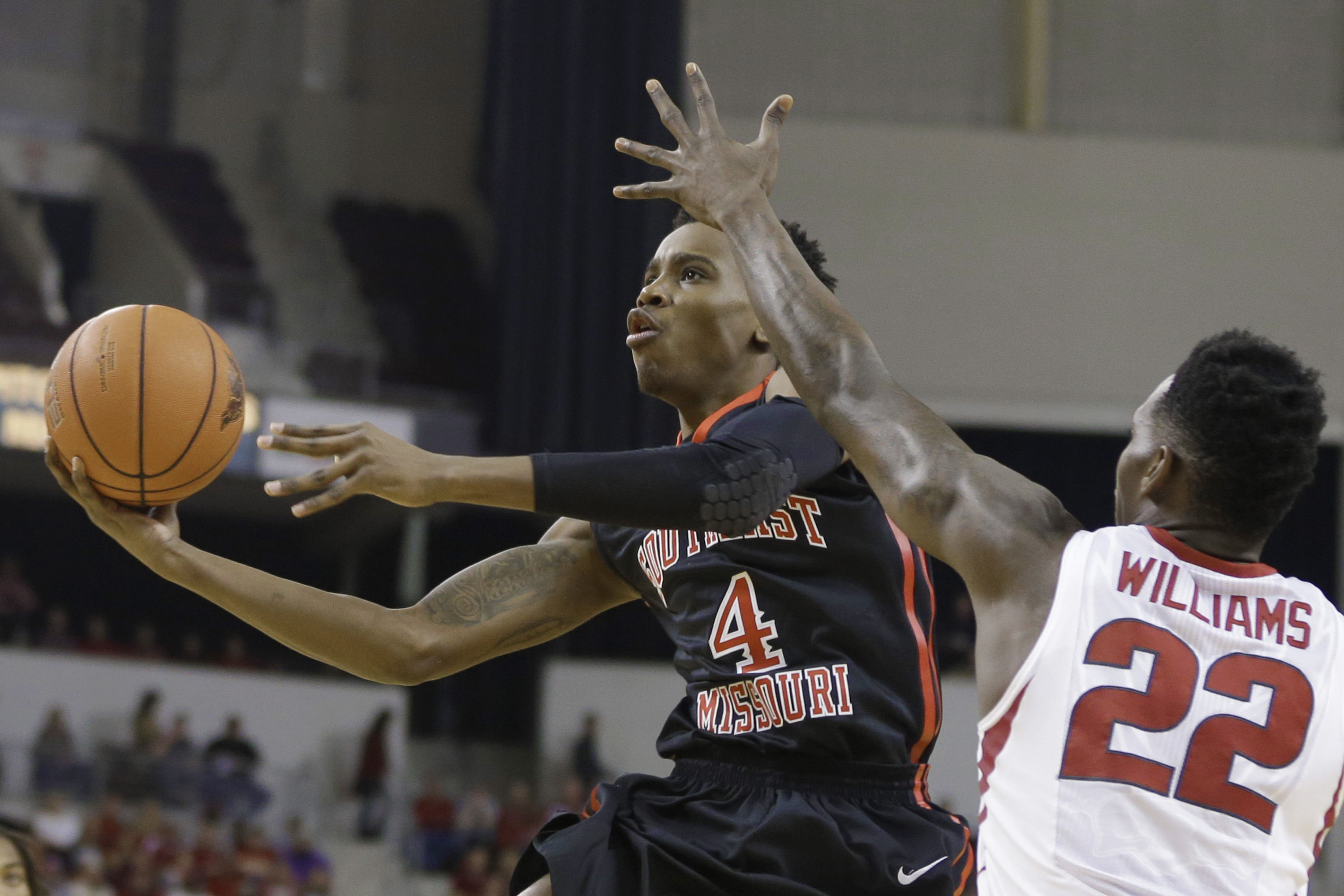 Portis' 24 leads Arkansas past SE Missouri 84-67