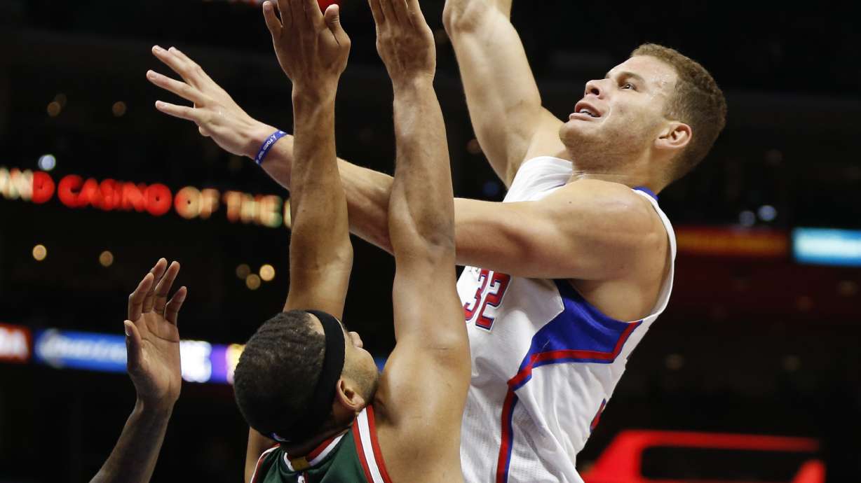 Paul, Griffin lift Clippers over Bucks 106-102