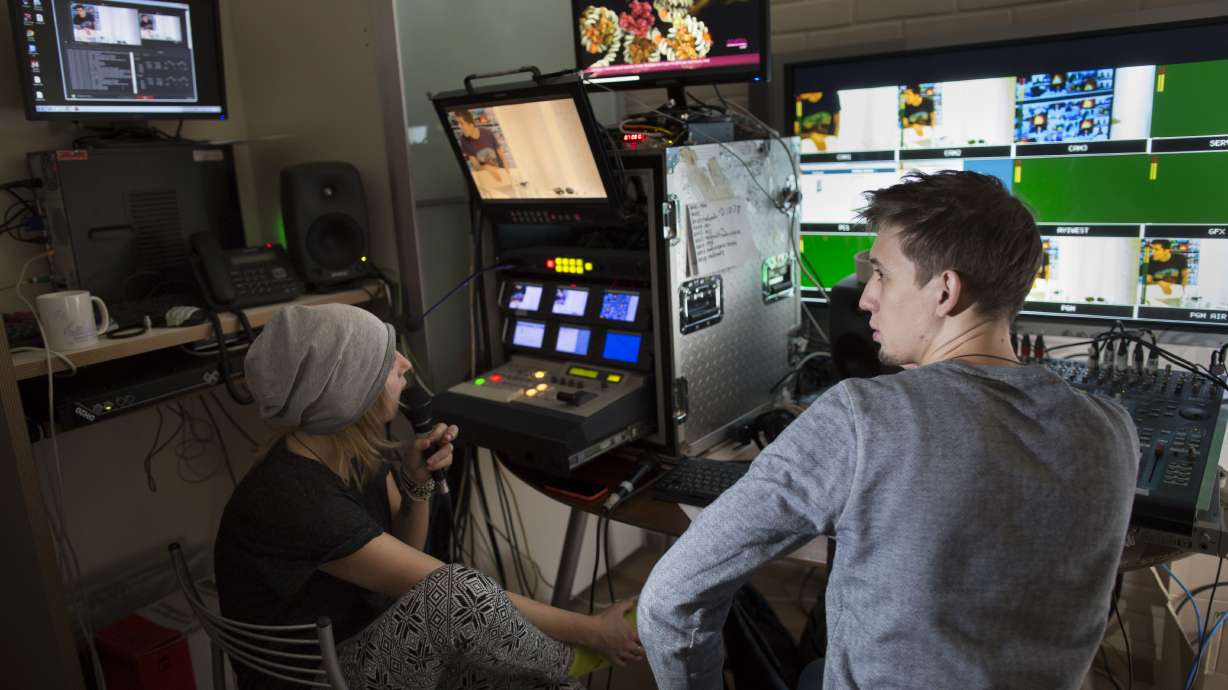 Russia's sole independent TV forced into meager studio