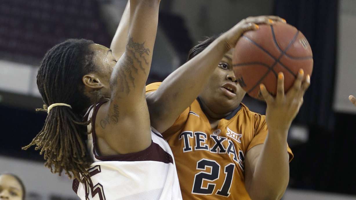 Davenport layup lifts Texas past Texas A&M 67-65