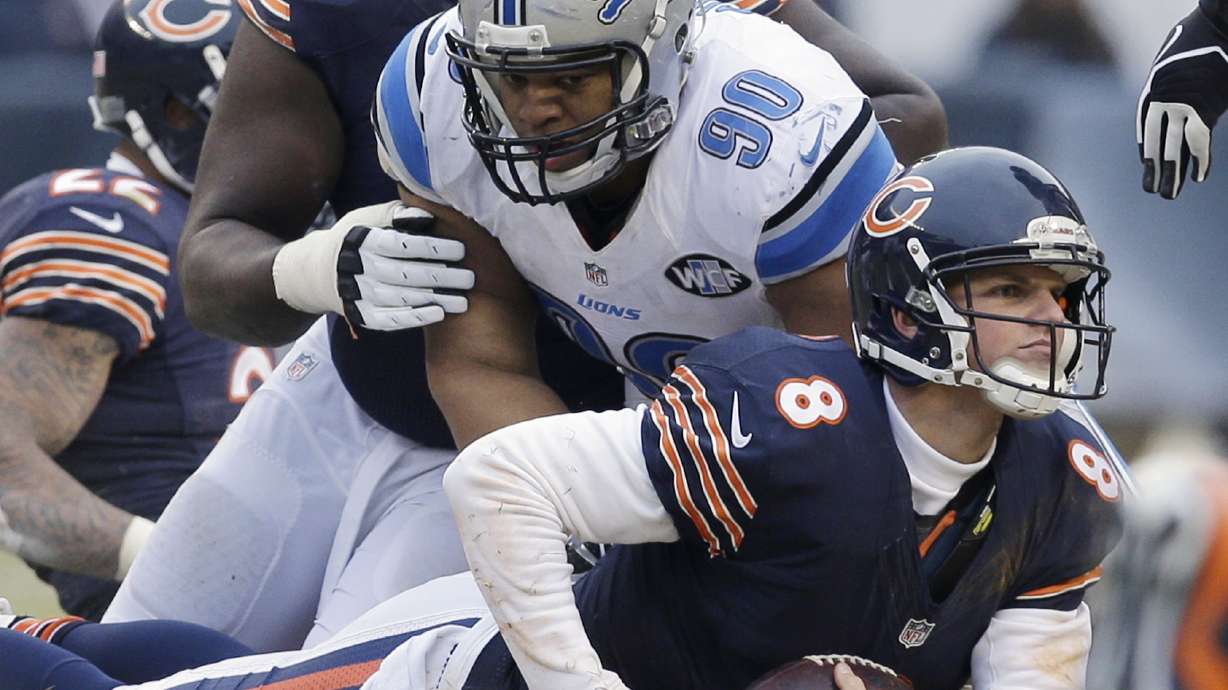 With Clausen starting, Bears lose to Lions 20-14