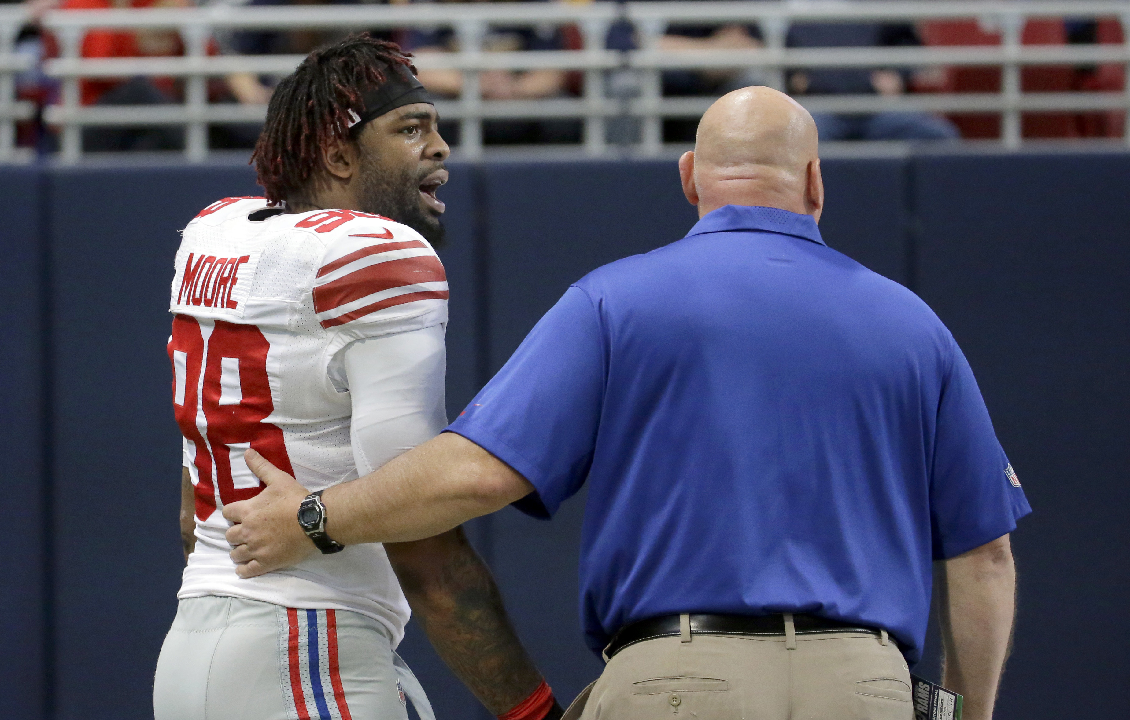 Rookie Beckham leads Giants past Rams 37-27