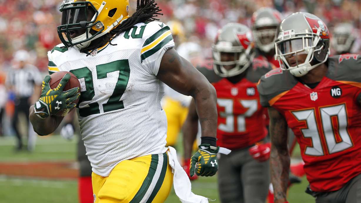 Packers beat Bucs, set up showdown for NFC North title