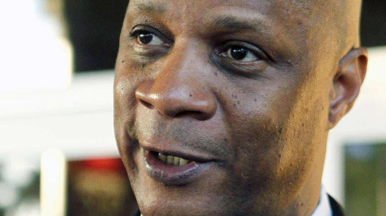 IRS to auction Strawberry's deferred compensation agreement