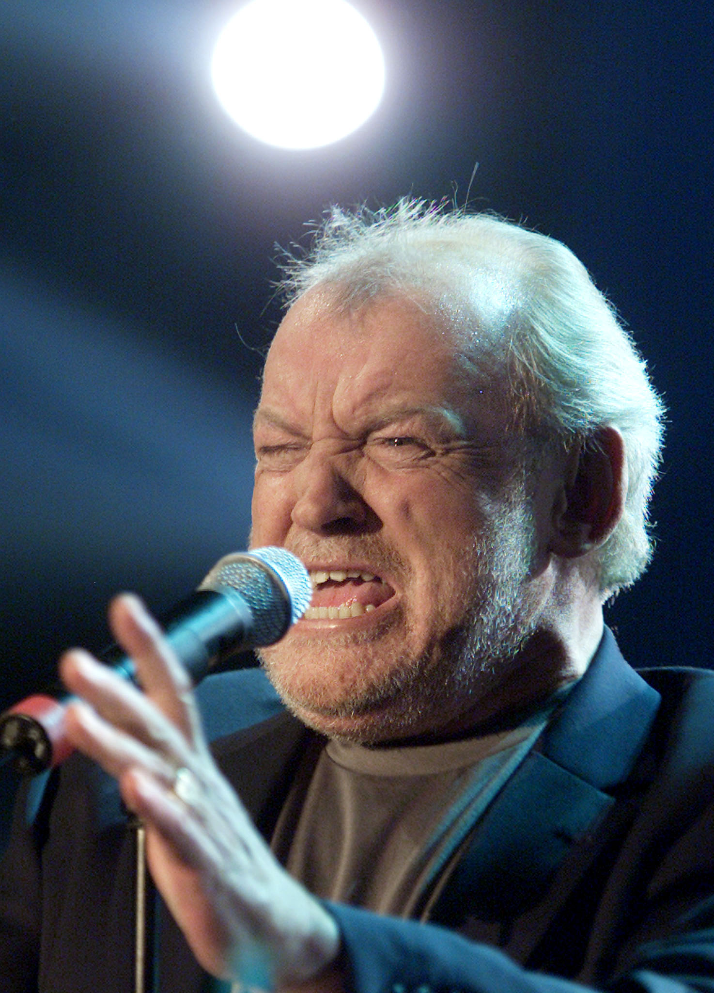 British singer Joe Cocker dies of lung cancer