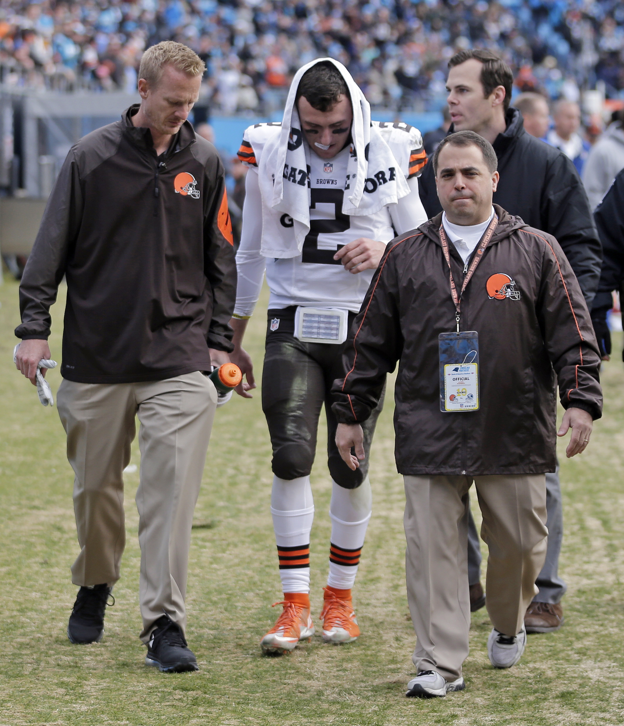 Manziel's season over for Browns, Hoyer hurt