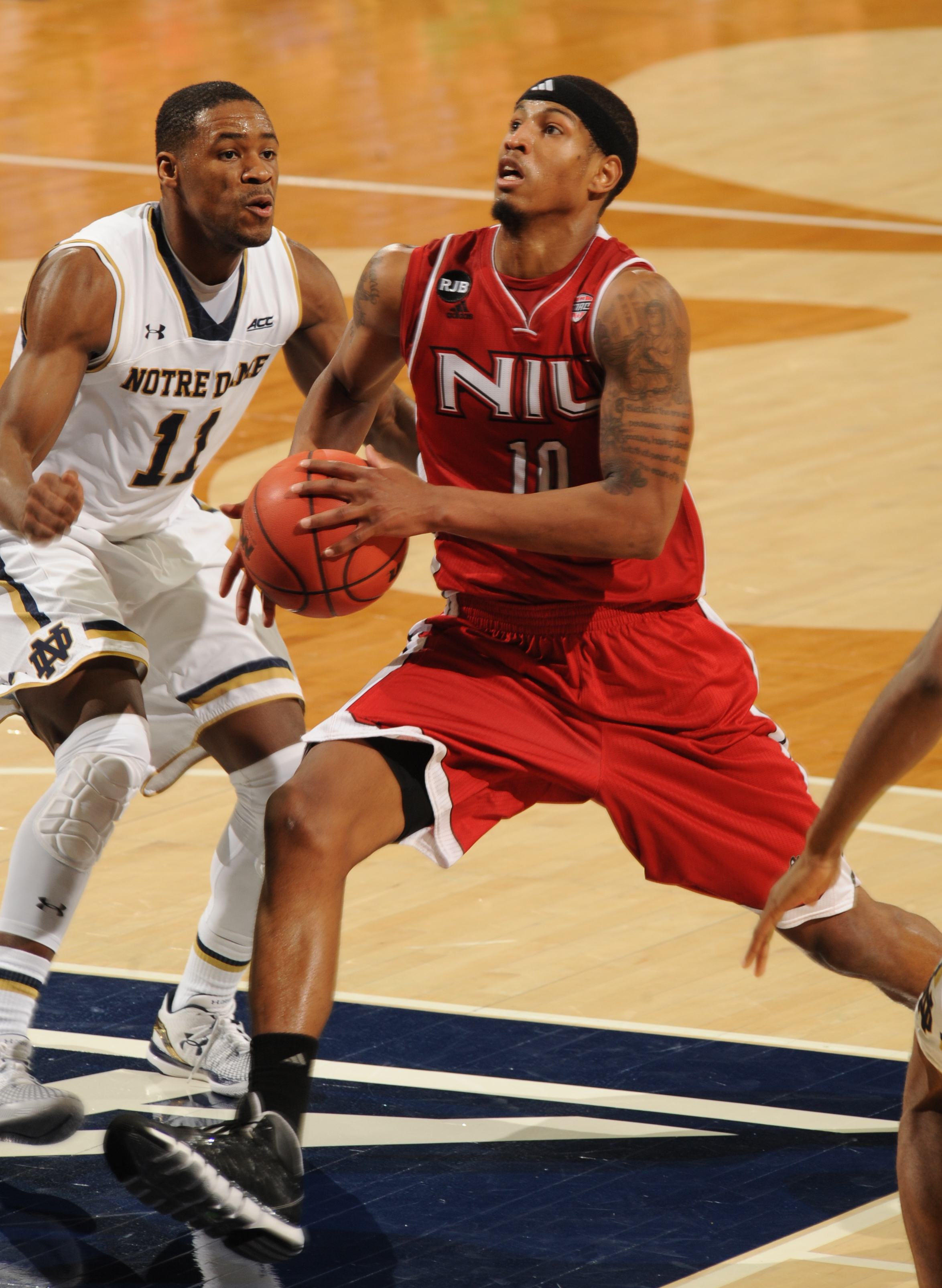 Connaughton leads No. 16 Notre Dame over NIU 91-66