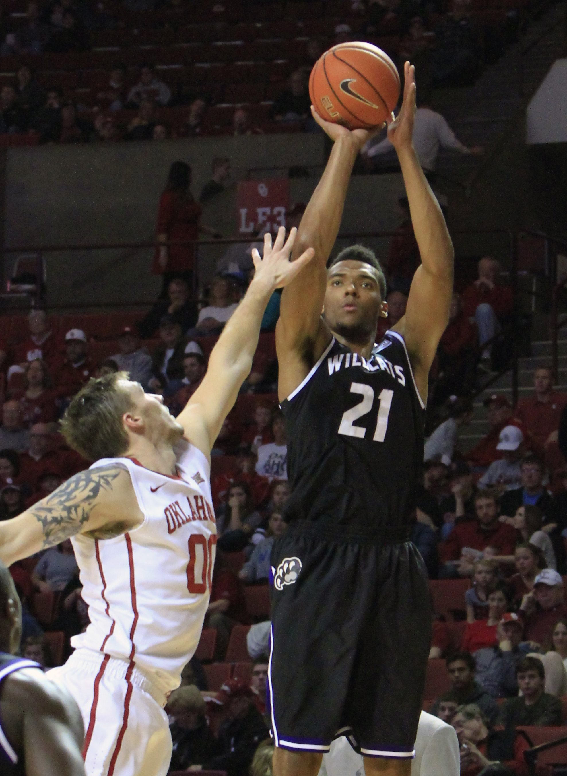 No. 19 Oklahoma beats Weber State 85-51