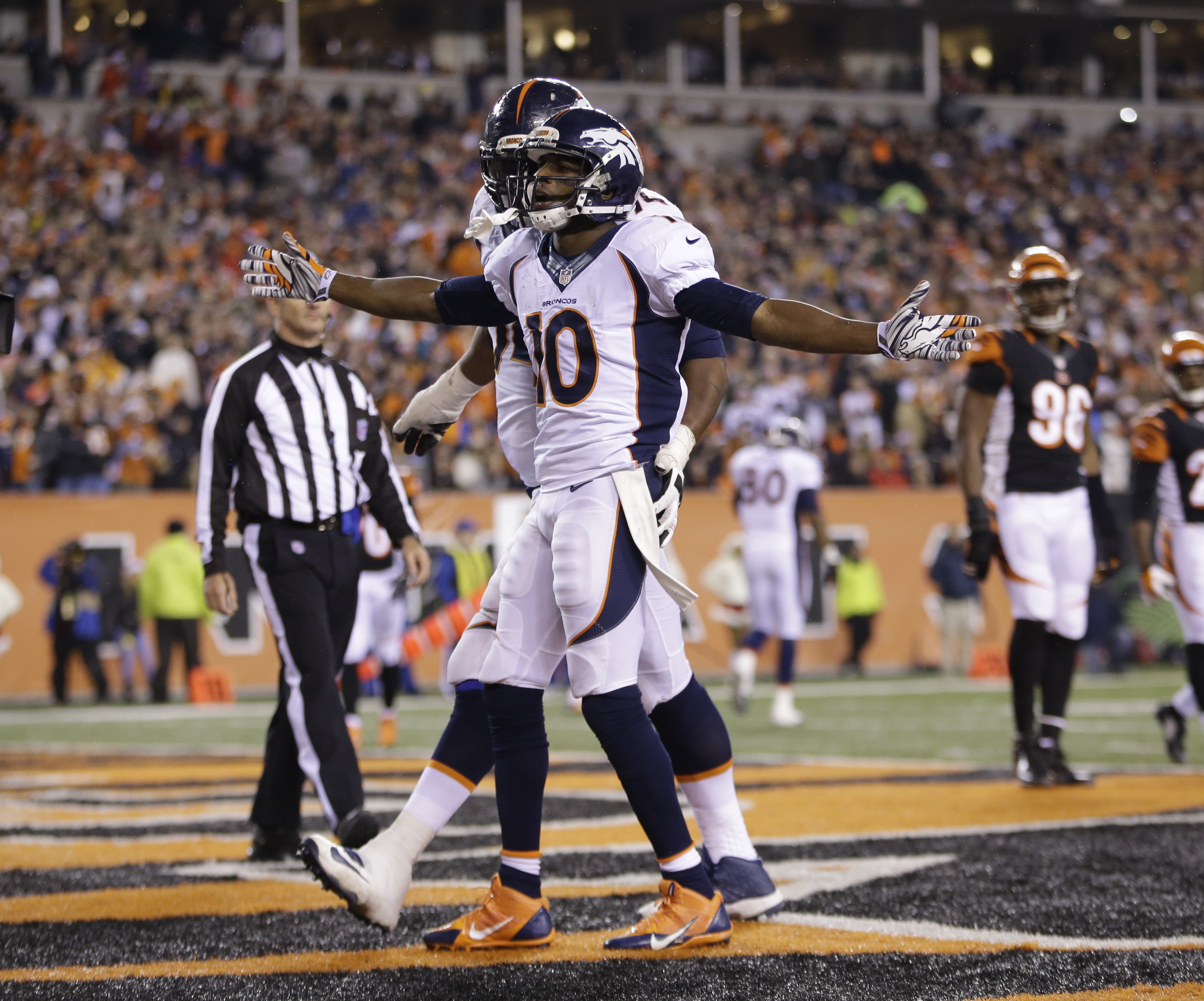 Bengals pick off Manning 4 times, reach playoffs