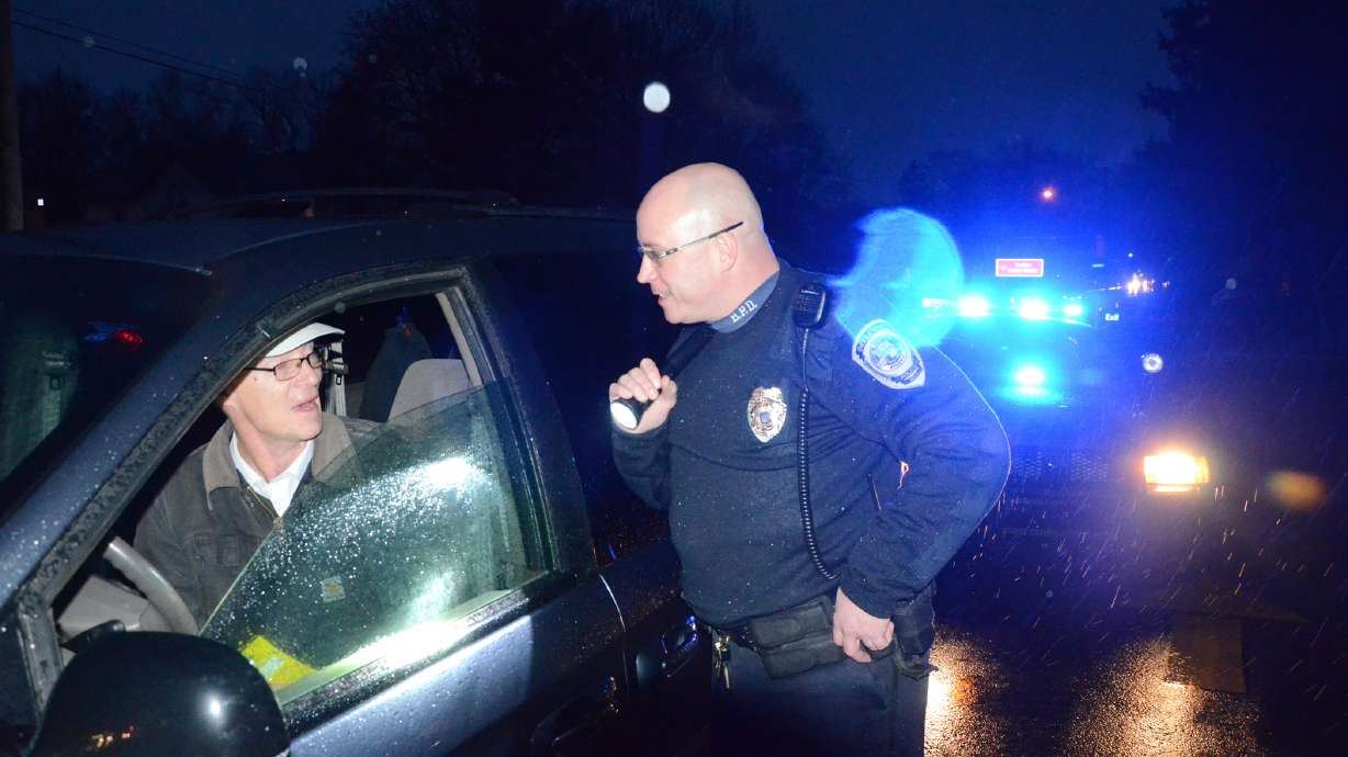 Officer gives gifts, not tickets, in small town