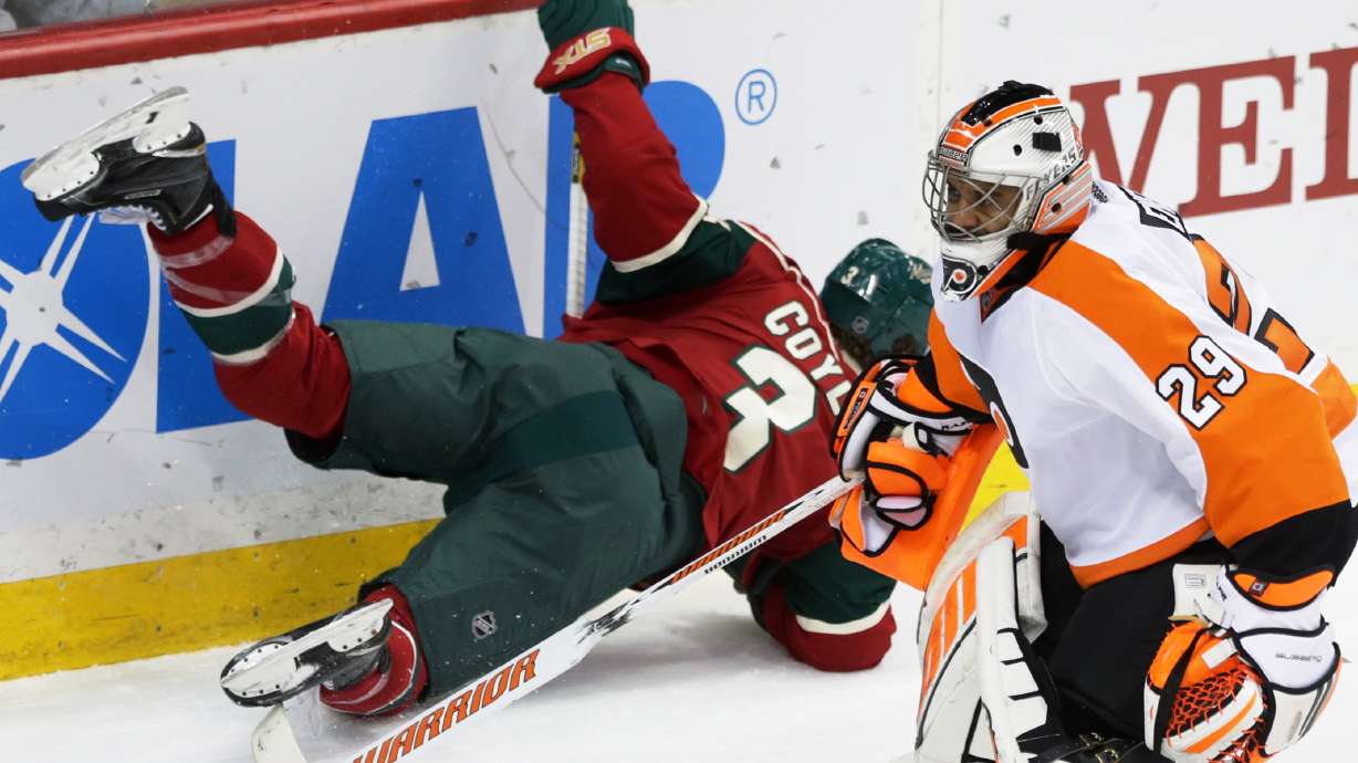 Simmonds leads Flyers to 3rd straight win