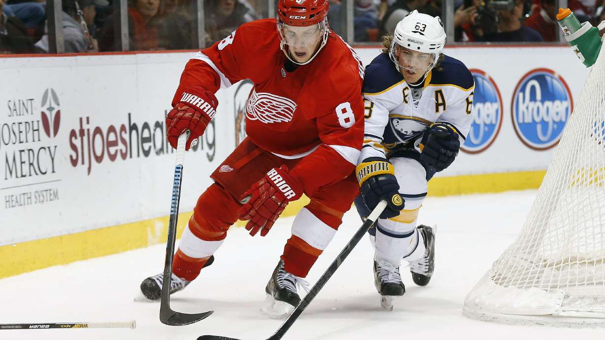 Tatar, Red Wings end 6-game skid, beat Sabres