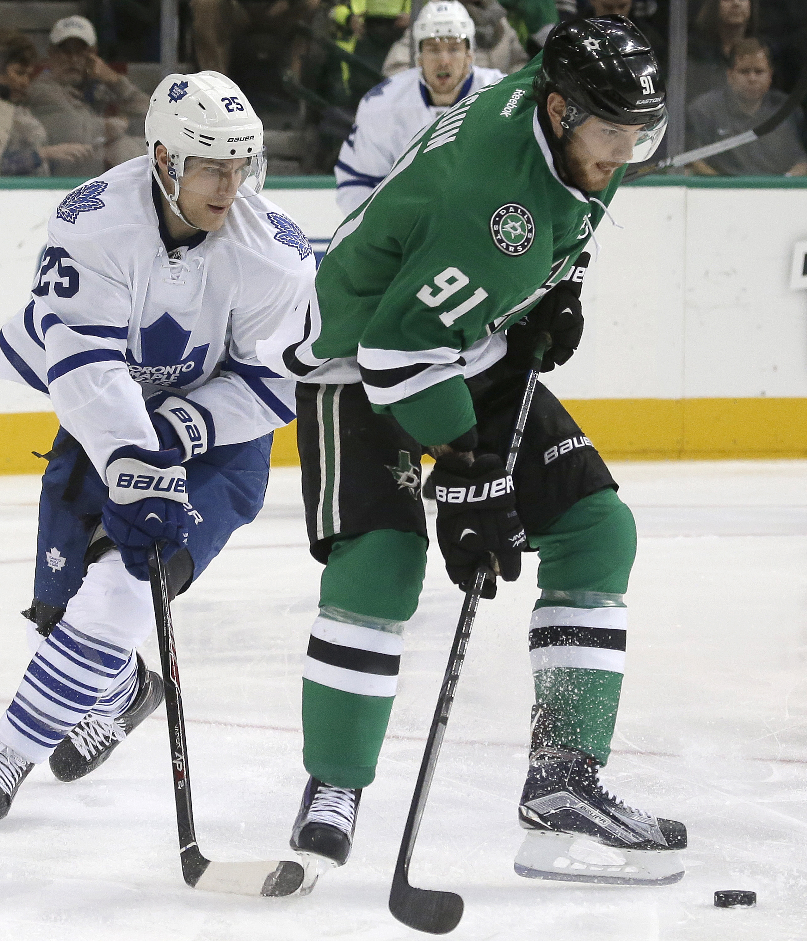 Bernier stops 43 shots, Maple Leafs beat Stars 4-0