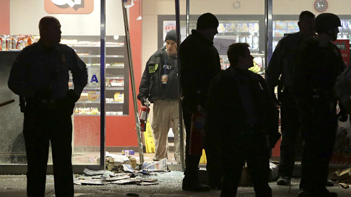 Police: Officer in Missouri shot, killed man who pulled gun