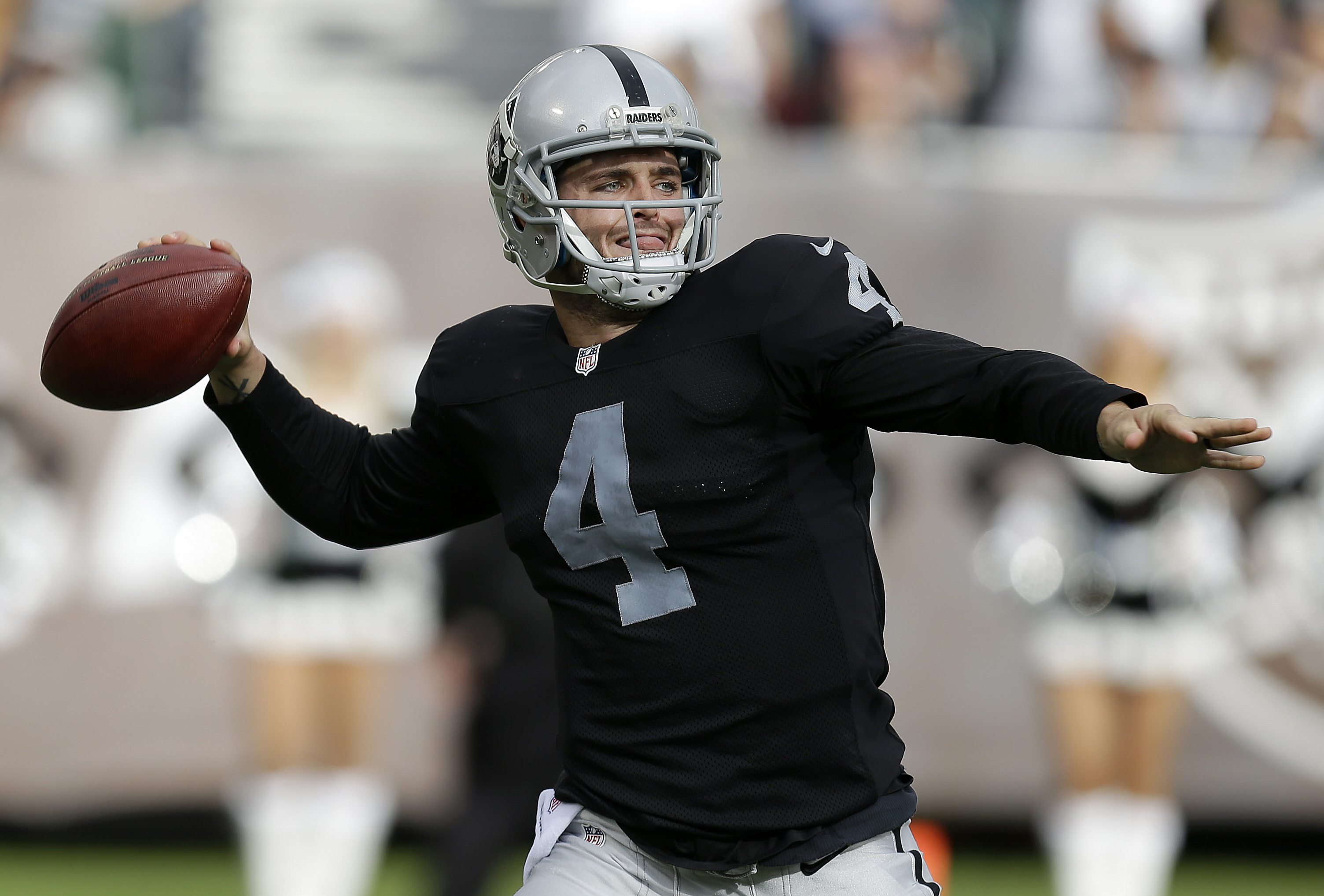 Derek Carr returns to practice with Raiders