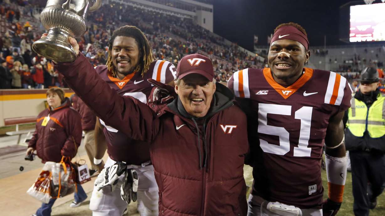 Virginia Tech, Cincinnati meet in Military Bowl