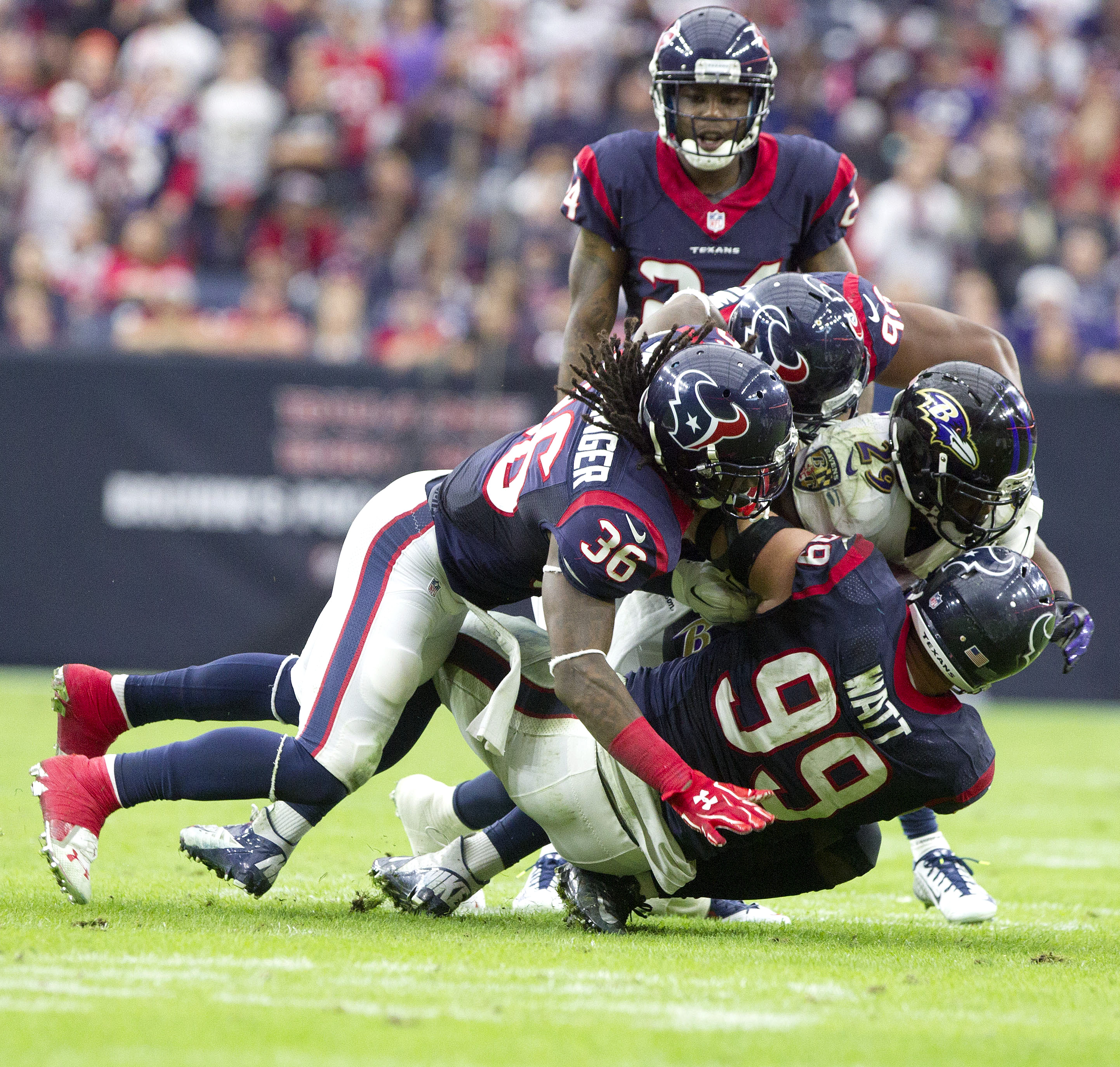 Texans remain in playoff hunt, need help