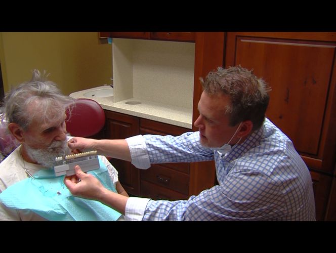 Perdió sus brazos, vista y audición, gracias a la ayuda de desconocidos recupera flamante sonrisa para Navidad