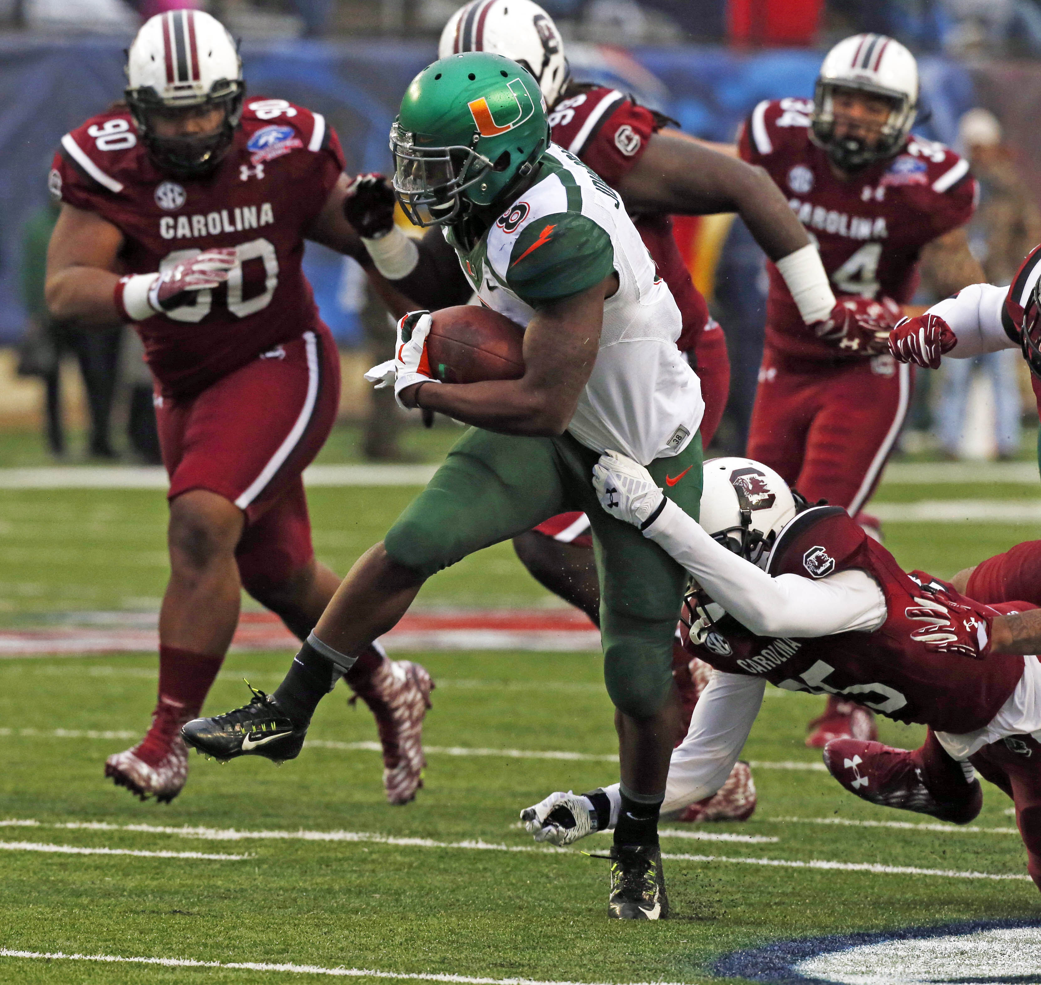 S Carolina tops Miami 24-21 in Independence Bowl