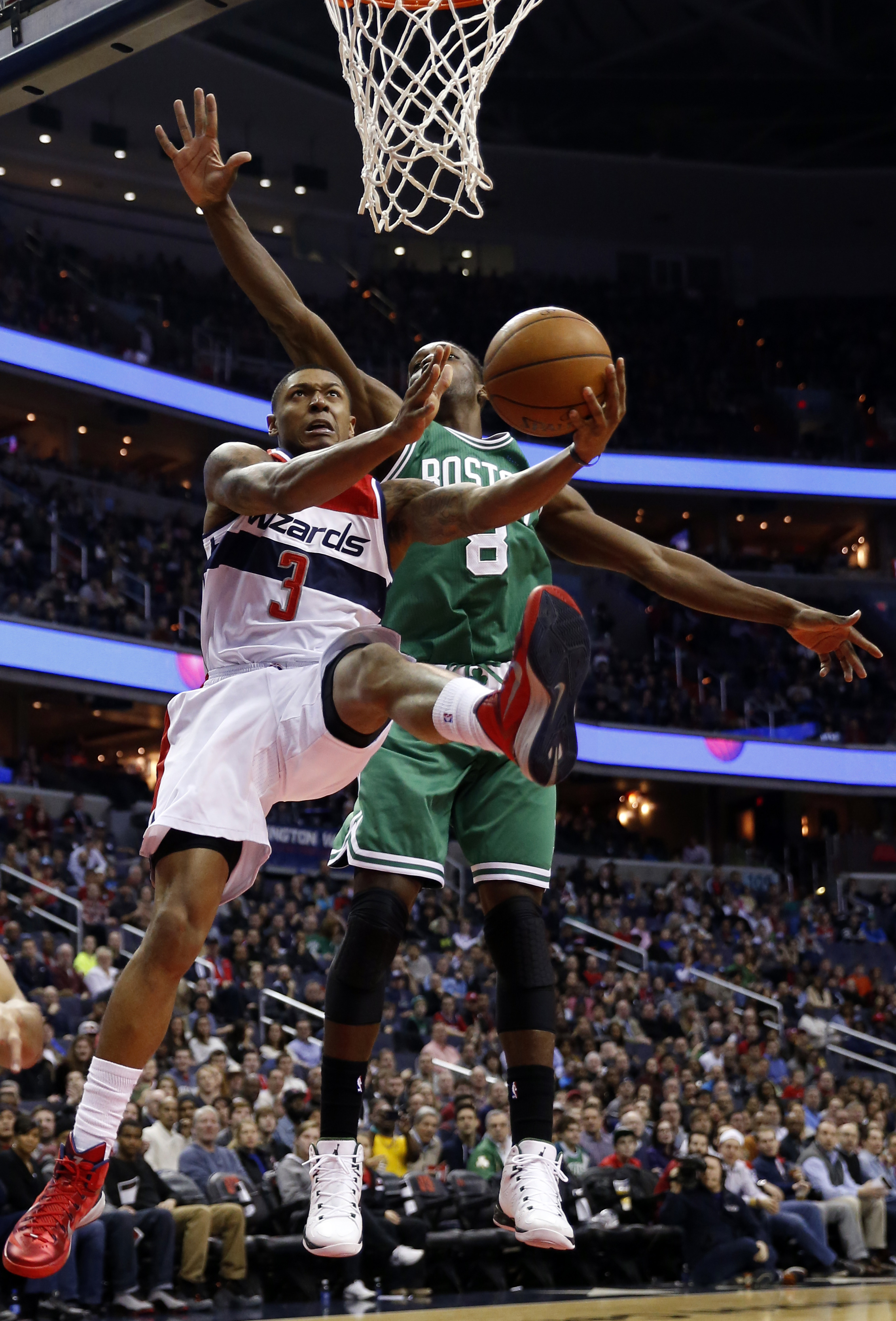Humphries, Pierce lead Wizards over Boston, 101-88