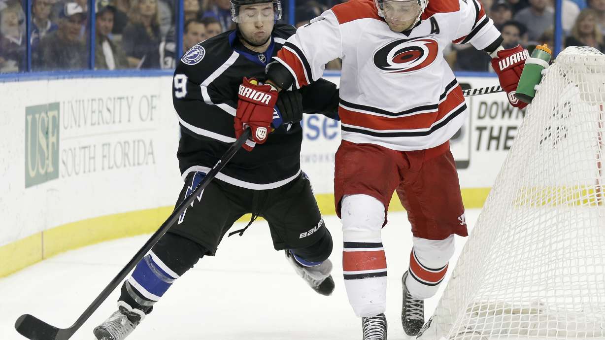 Bishop strong against Hurricanes in Lightning's 2-1 win