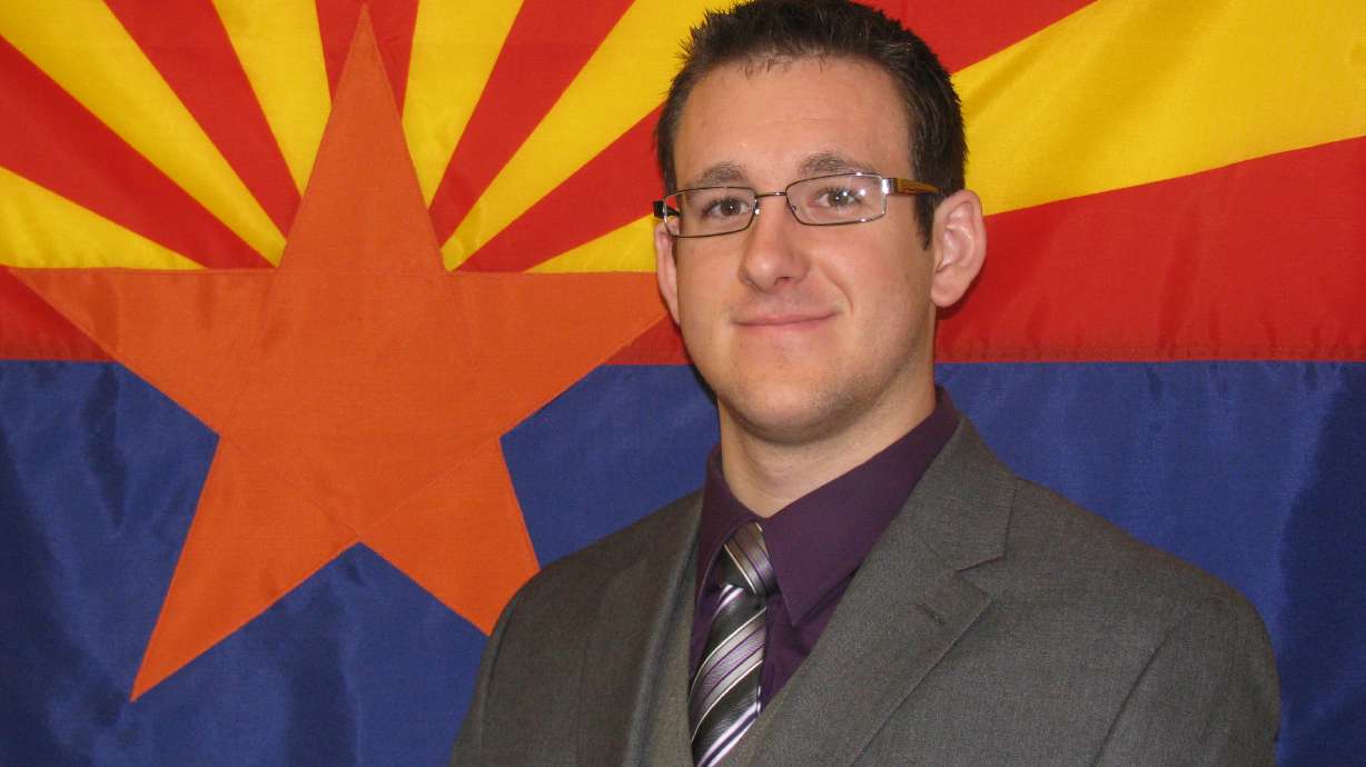 Arizona police officer killed; suspect dead