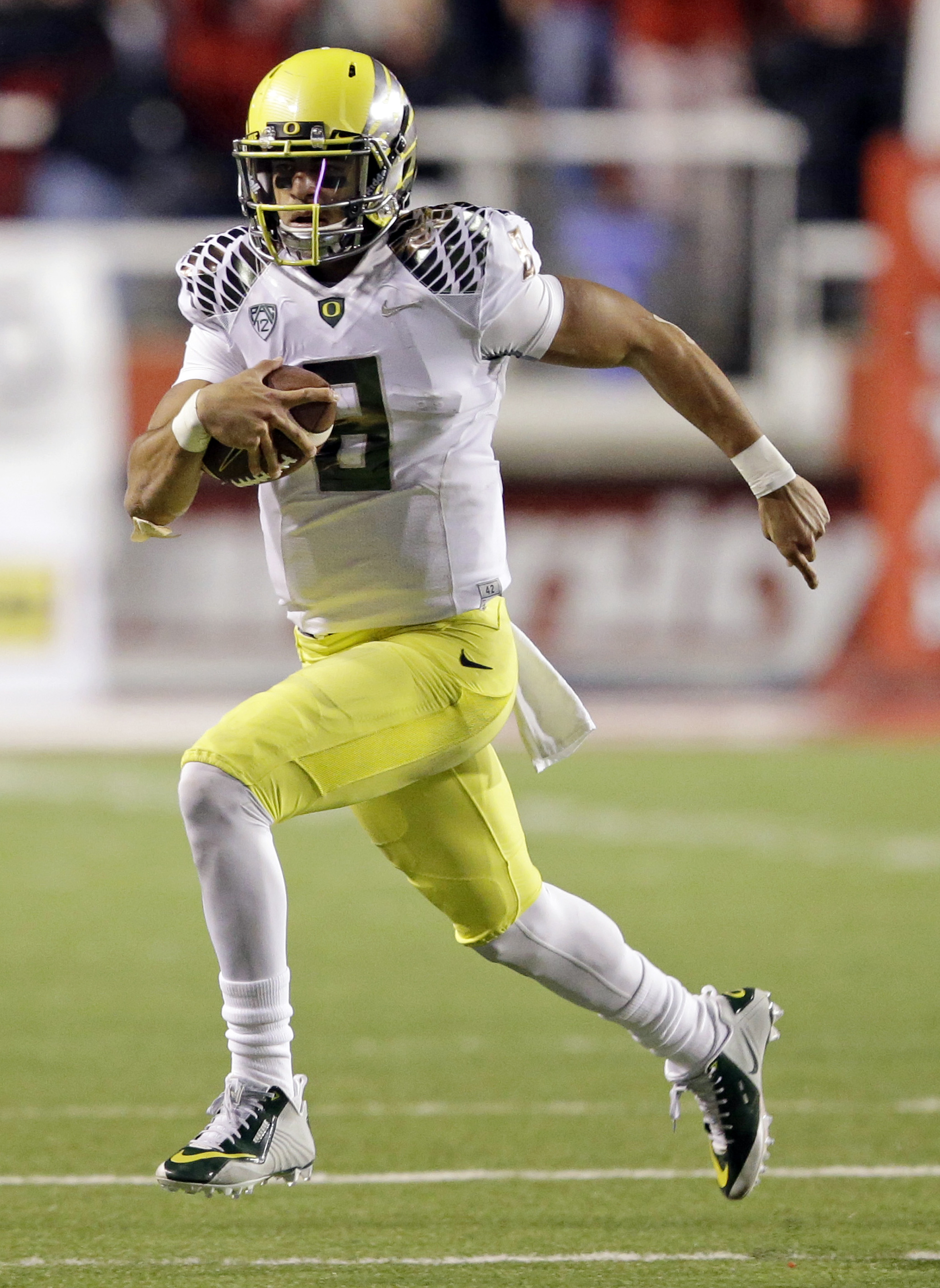 Rose Bowl may start rivalry for Mariota, Winston