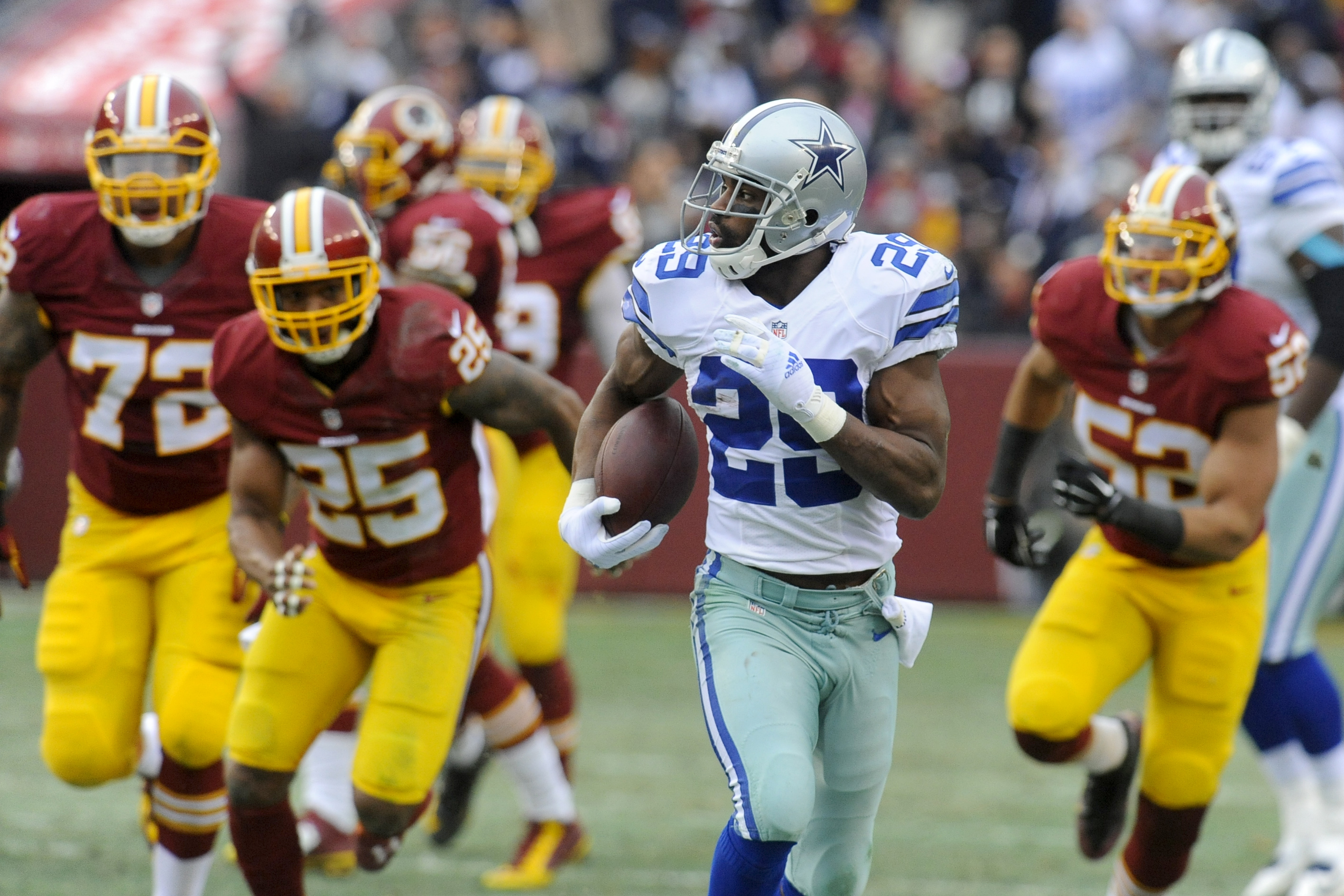 With pressure off, Cowboys top Redskins 44-17