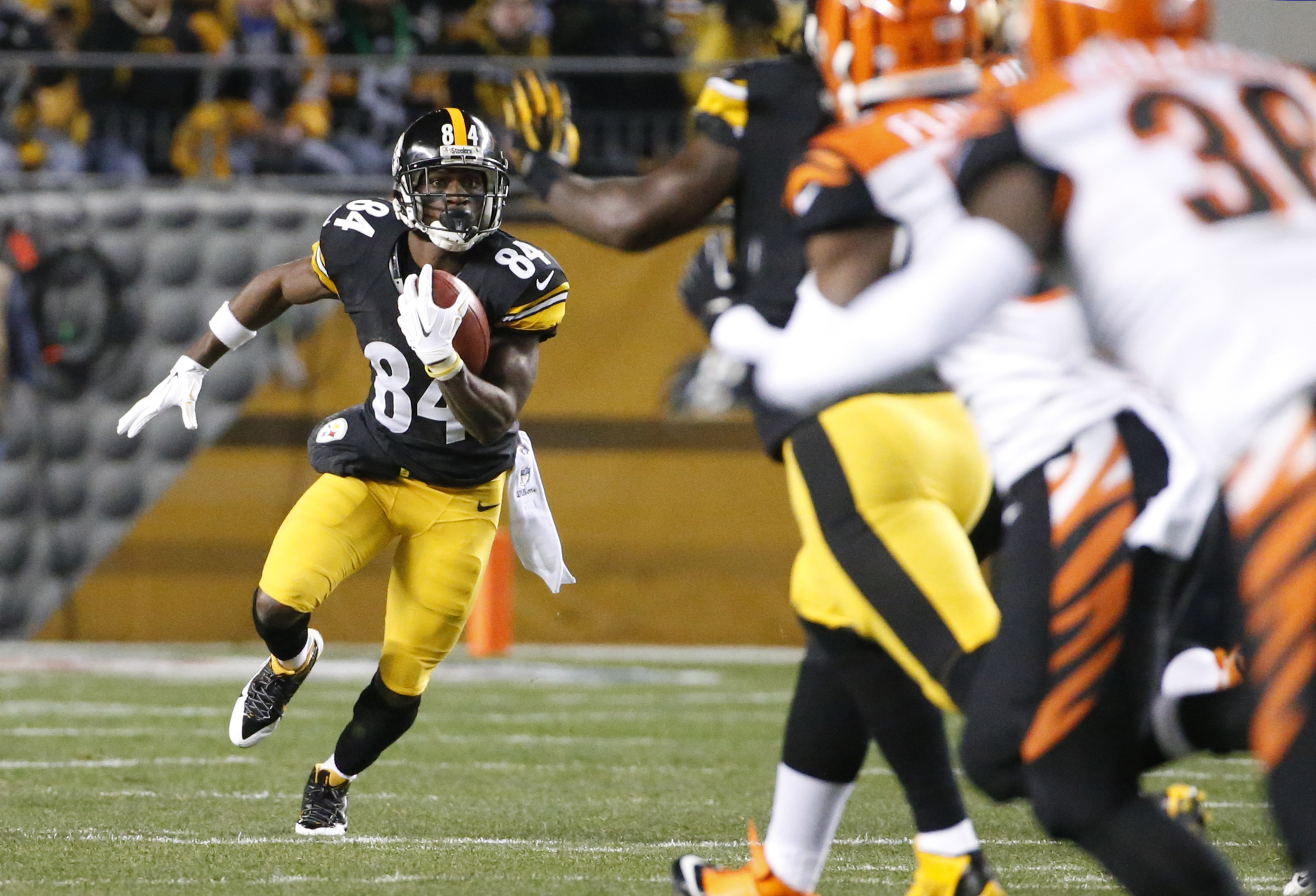 Steelers top Bengals 27-17 to win AFC North