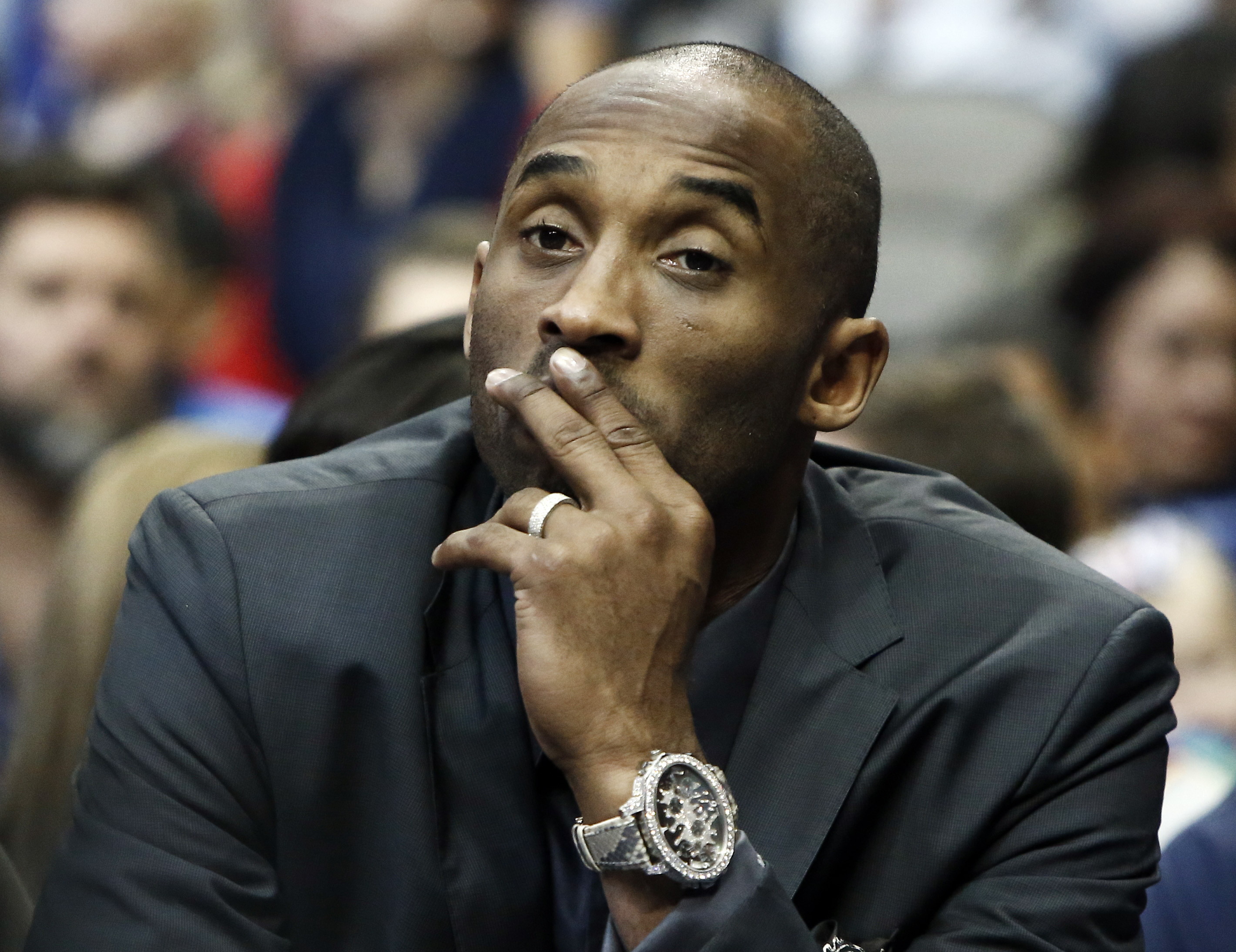 Kobe returns to Lakers' lineup after 3 games off