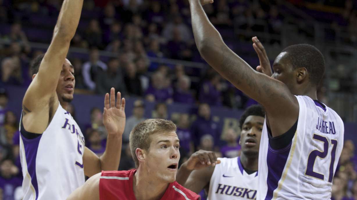 Stony Brook rallies to top No. 13 Washington 62-57