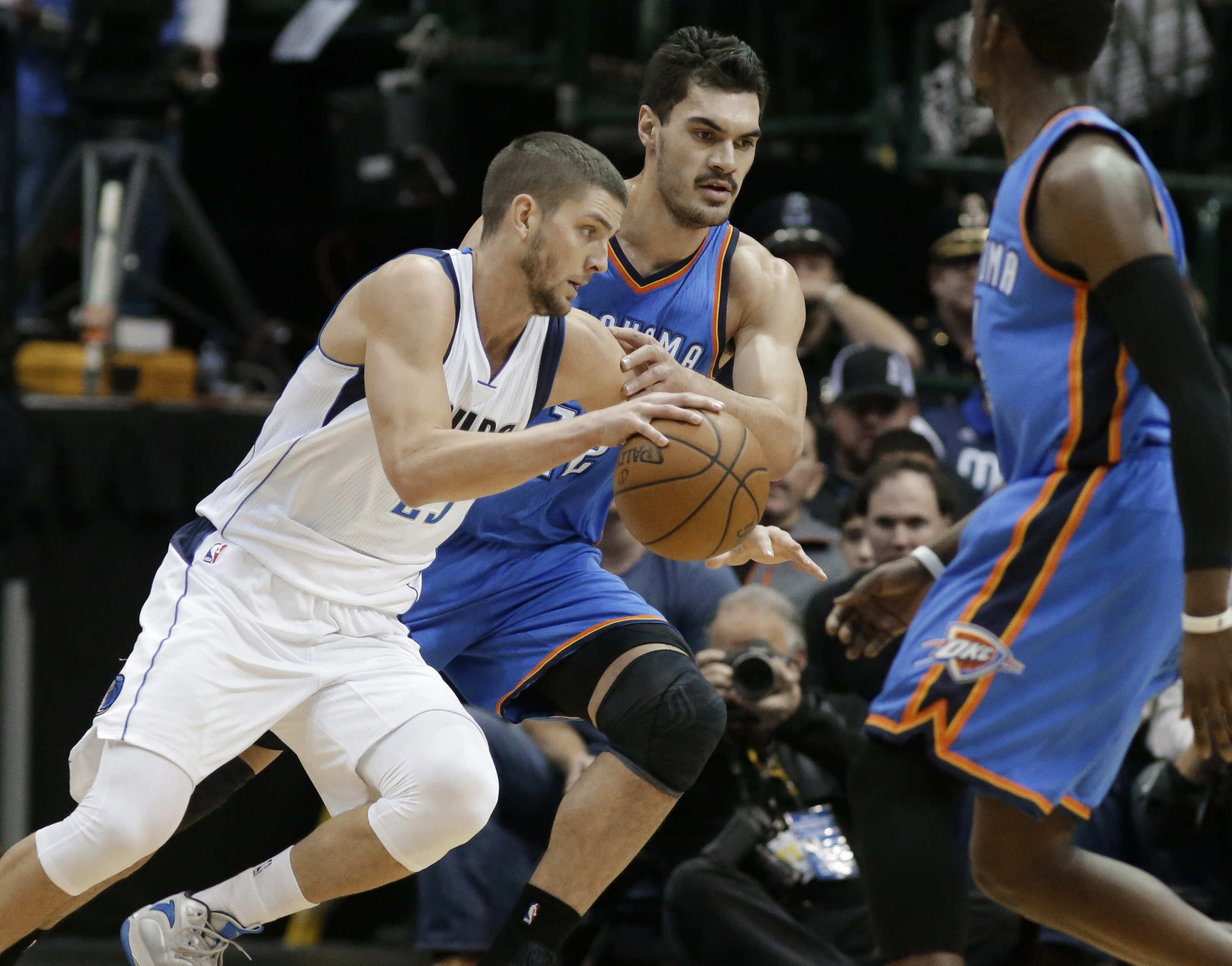 Nowitzki, Mavericks rally past Thunder, 112-107