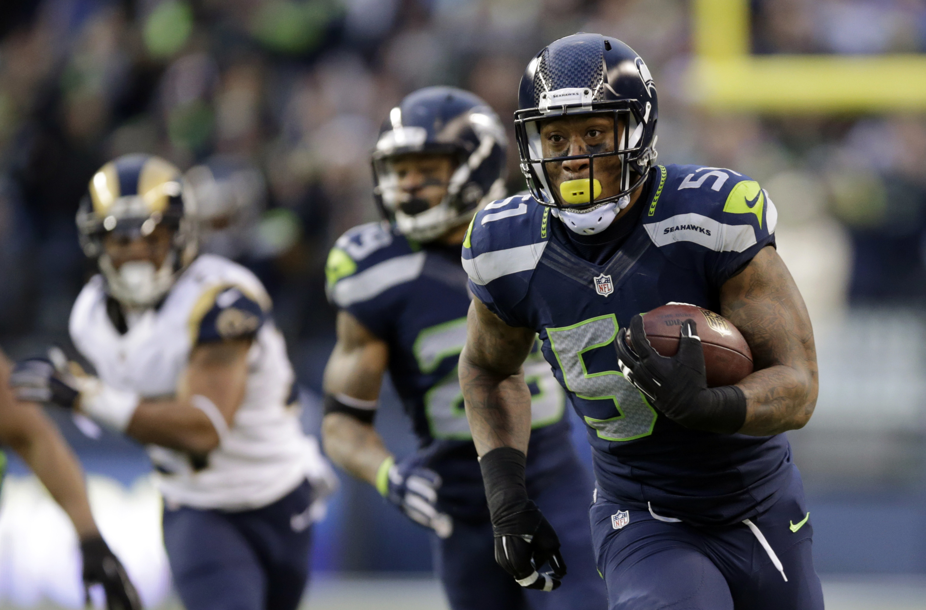 Seattle gets No. 1 seed after 20-6 win over Rams