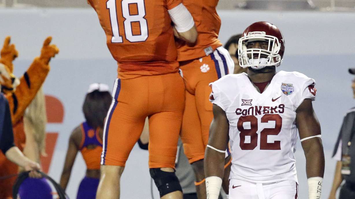 Clemson routs Oklahoma in Russell Athletic Bowl