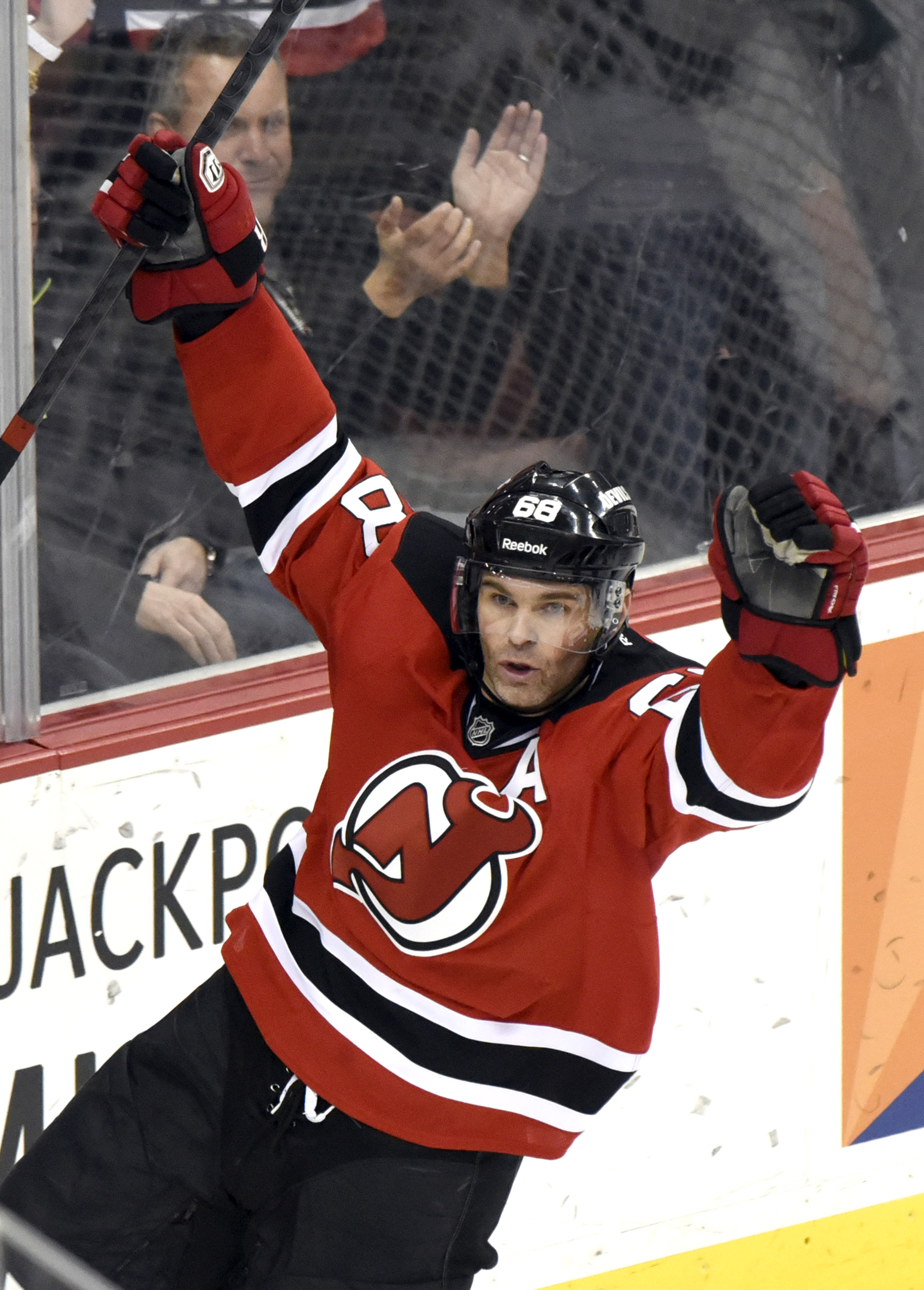 Zajac has goal, assist in Devils win over Penguins