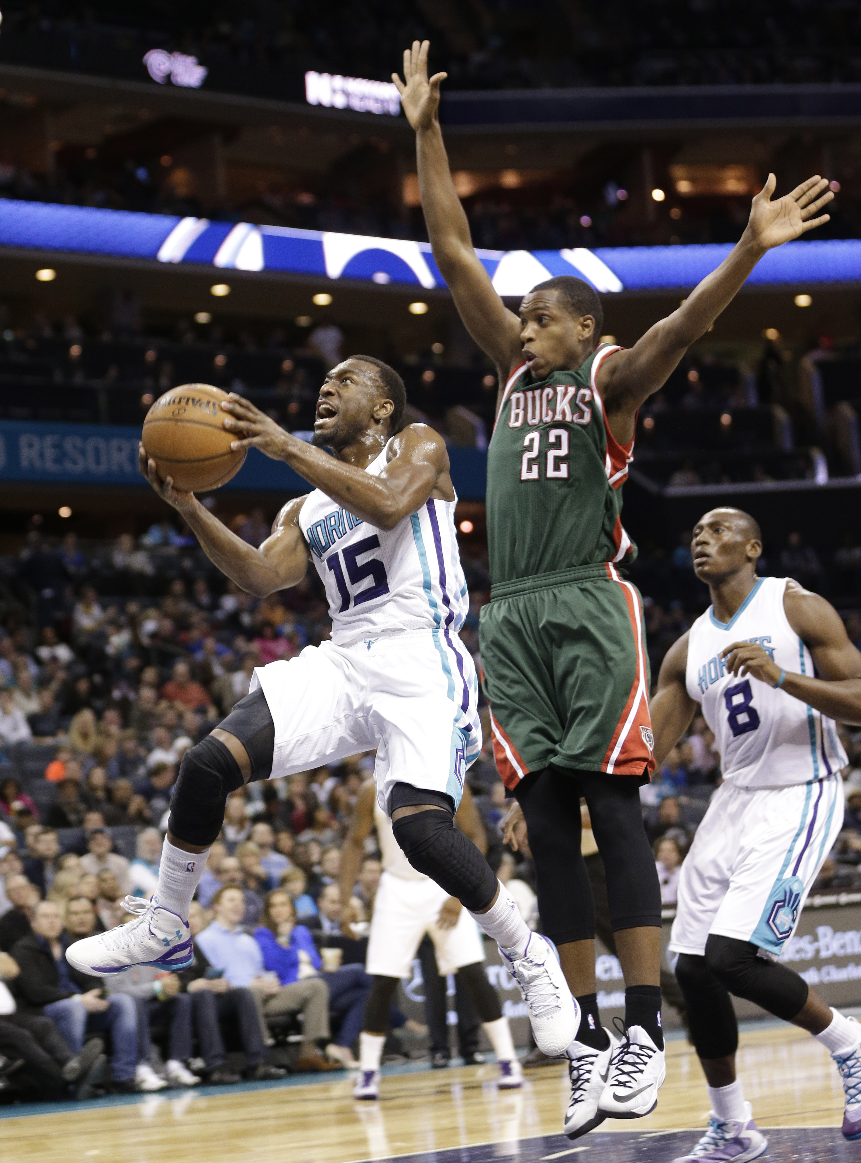Knight helps lead Bucks over Hornets 104-94 in OT