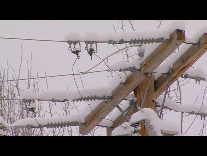 Tormenta trae vientos fuertes y temperaturas sumamente bajas, posibles apagones de luz