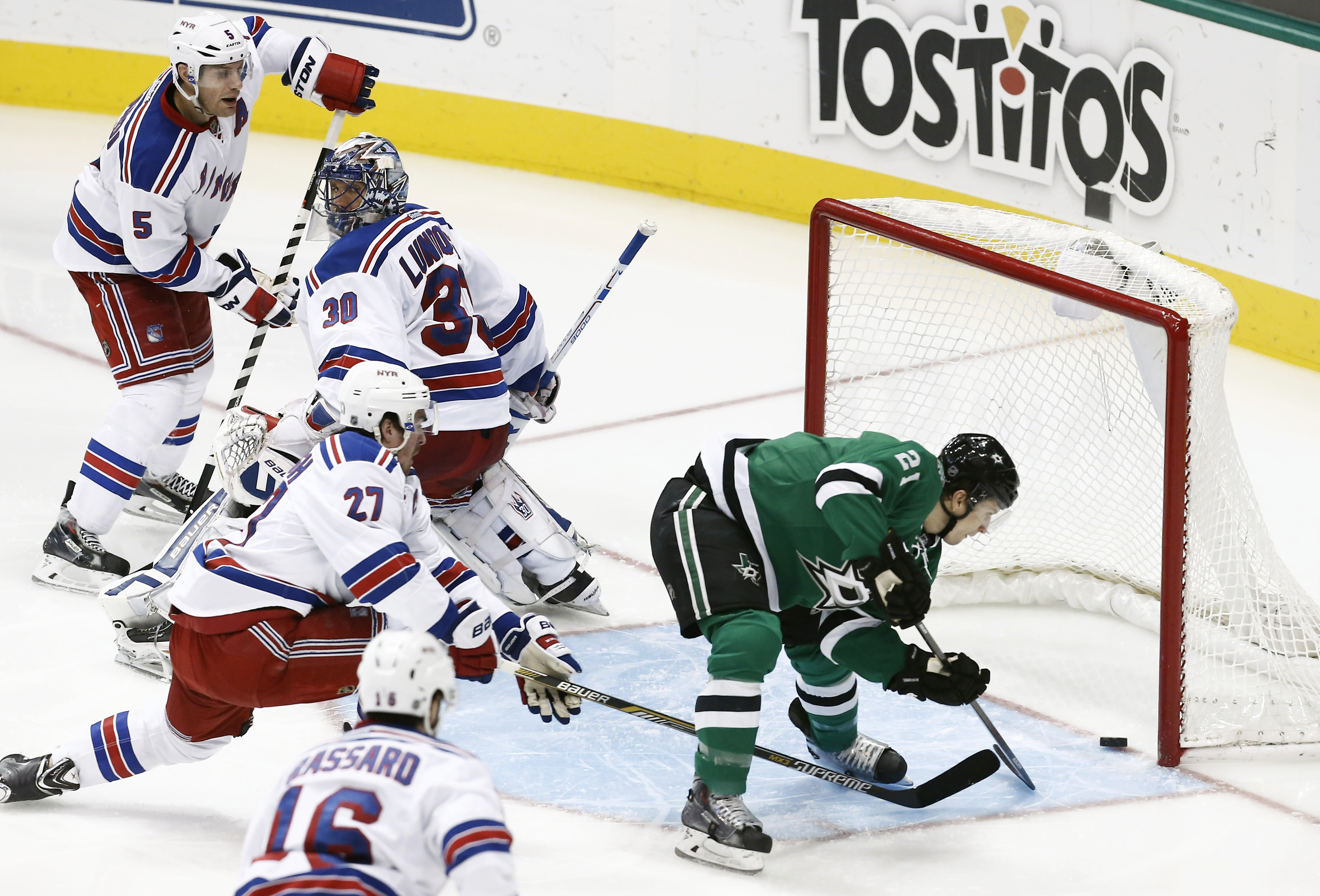 Stars snap Rangers' 8-game winning streak