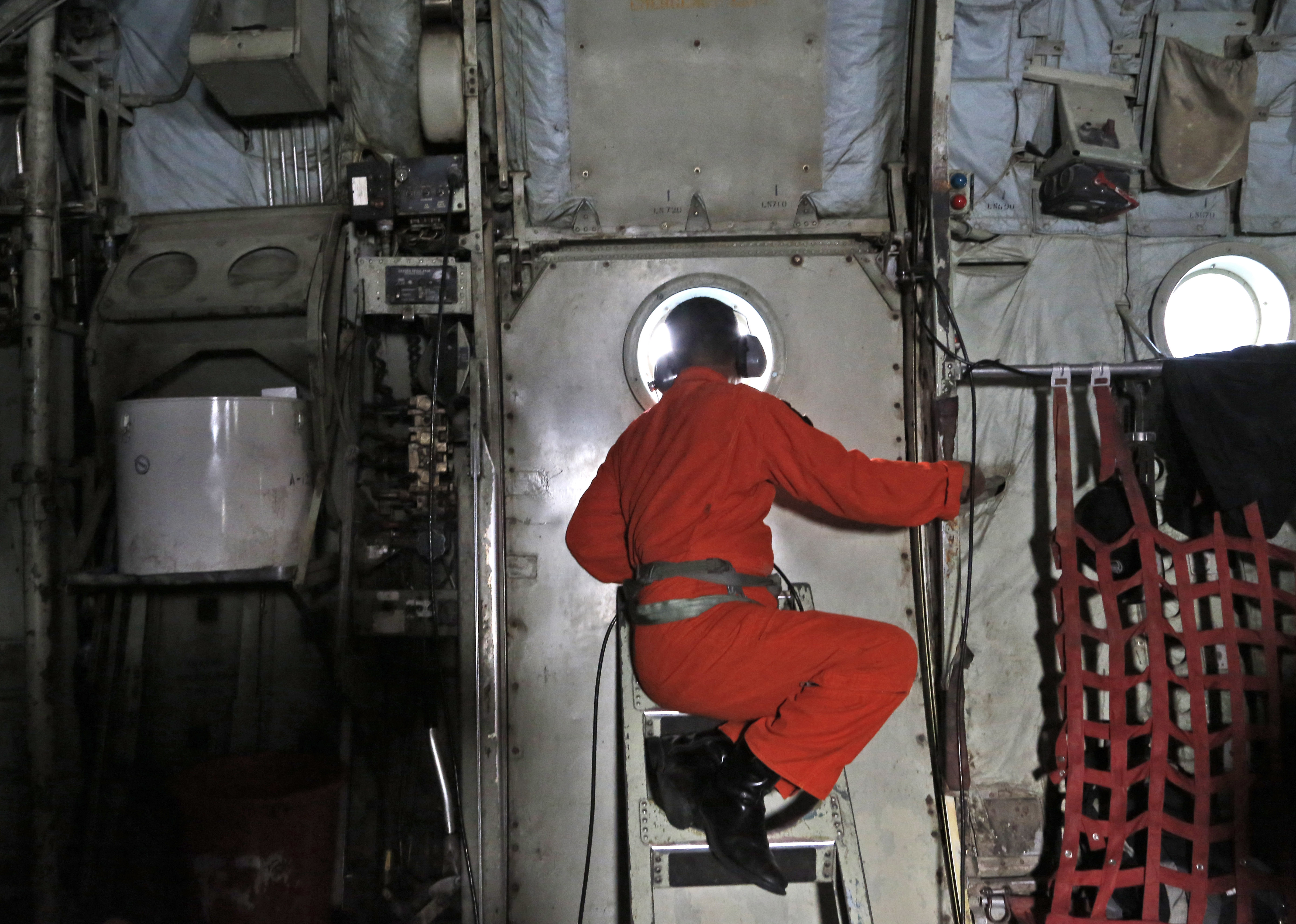 Rapid growth leaves Asian airlines searching for pilots