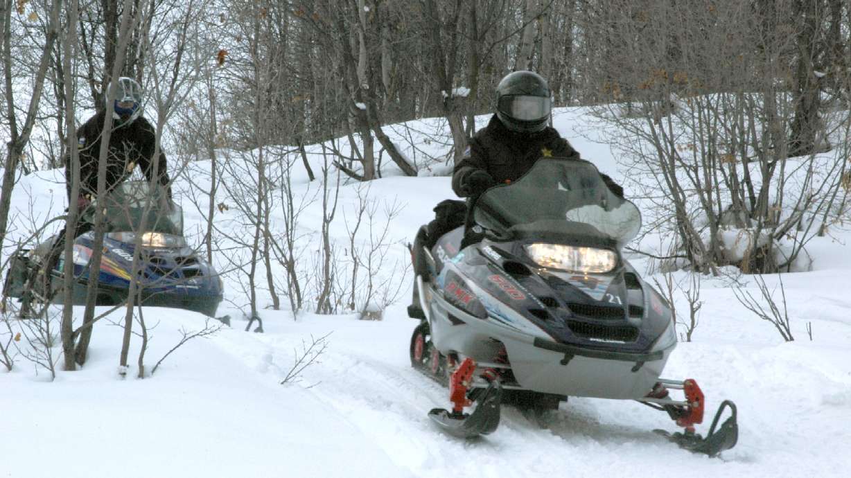 6 tips to prevent avalanches while snowmobiling, skiing