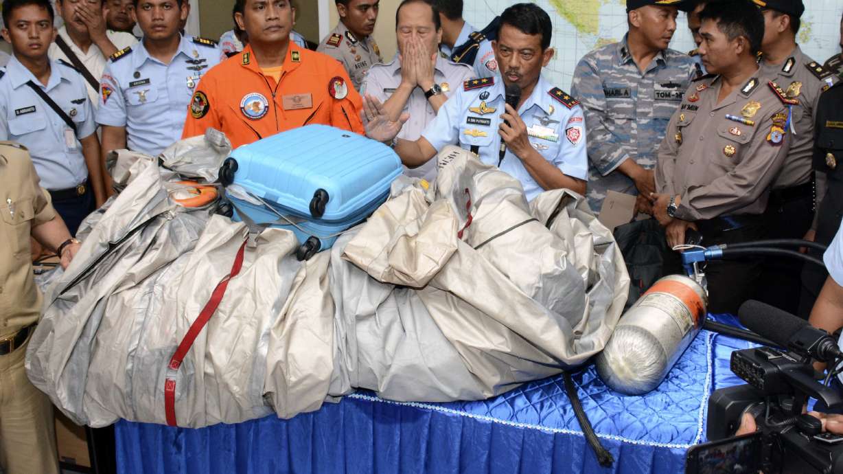 Wreckage, bodies might hold clues in AirAsia crash