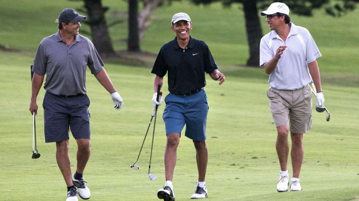 For Obama, reunion with pals a link to simpler times