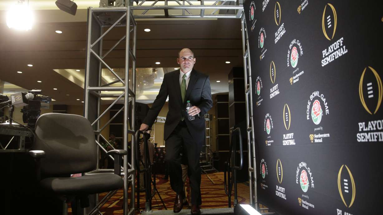 Ducks' Helfrich is 'other guy' among star coaches