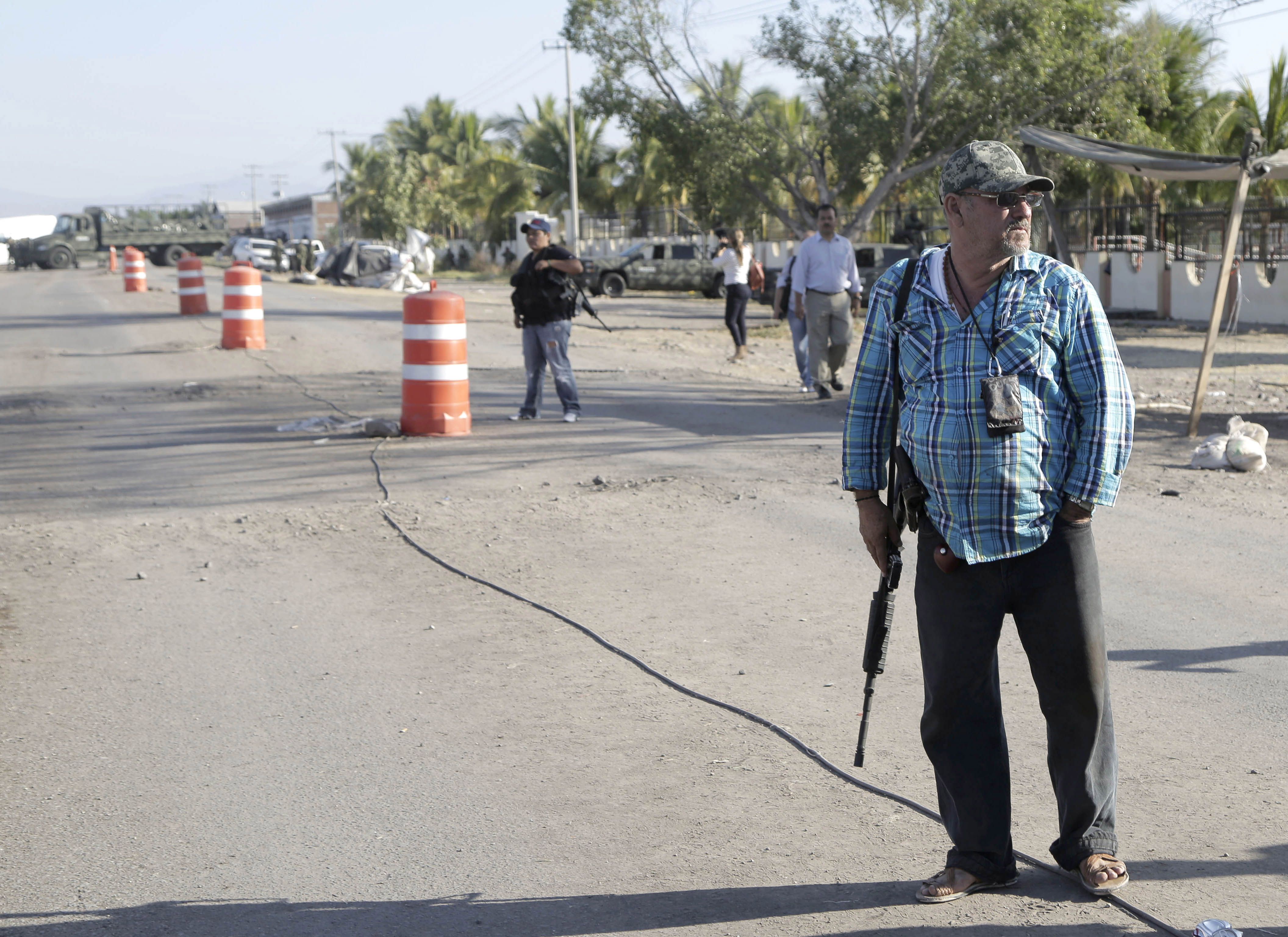 Mexican self-defense members turn themselves in