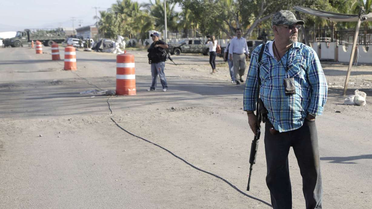 Mexican self-defense members turn themselves in