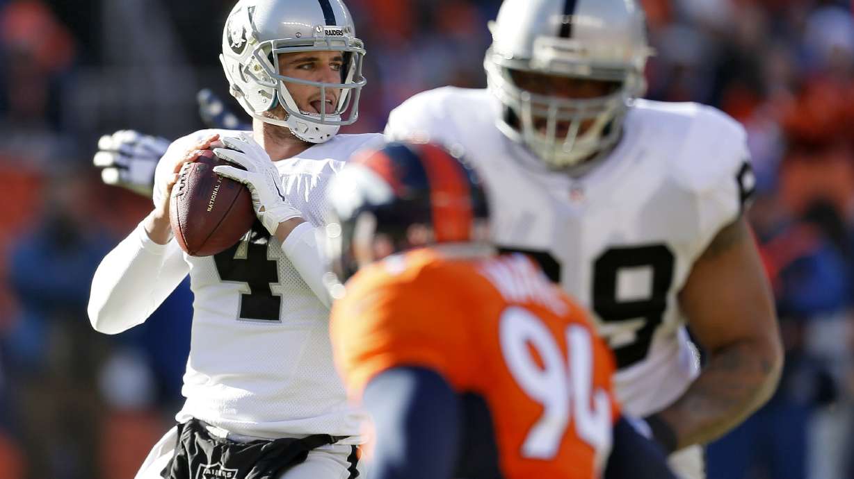 Raiders look to build around QB Derek Carr